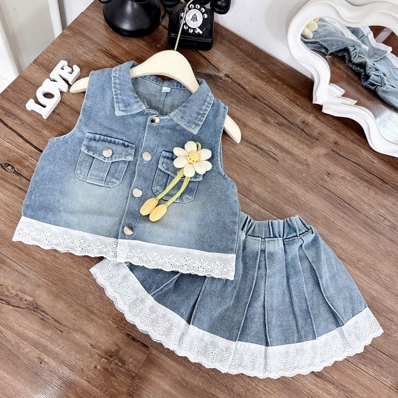 Sét bộ bò đính hoa bé gái