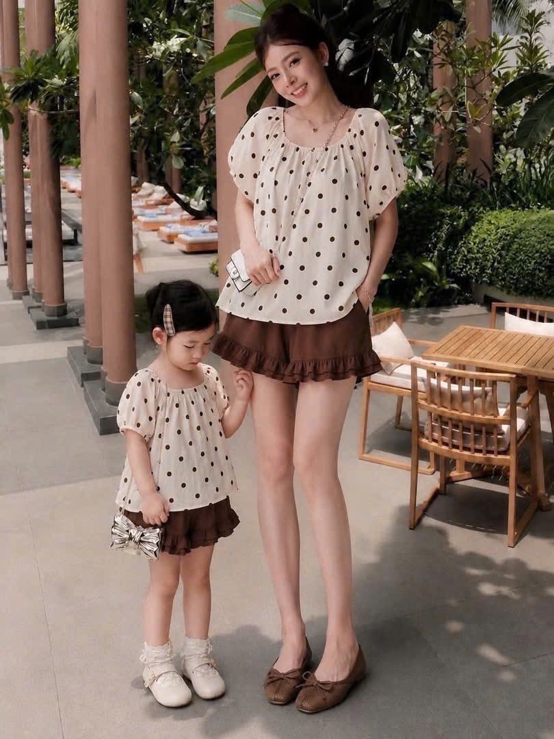 Sét bộ chấm bi bồng quầnđũi bèo bé gái xk