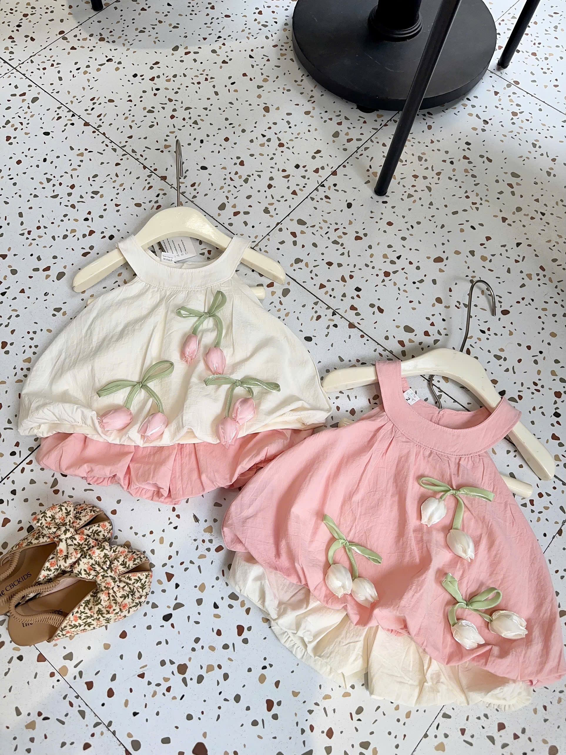 Sét bộ cổ yếm tuy lip quần bồng bé gái (theo màu áo