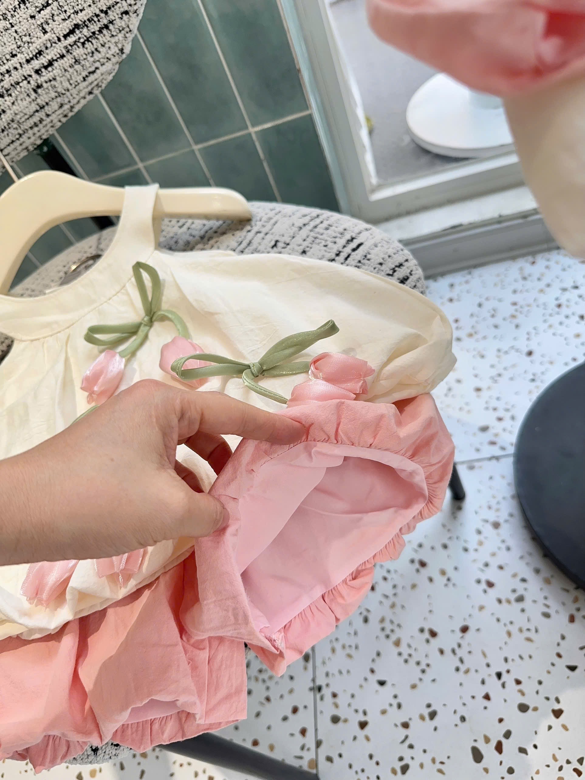 Sét bộ cổ yếm tuy lip quần bồng bé gái (theo màu áo