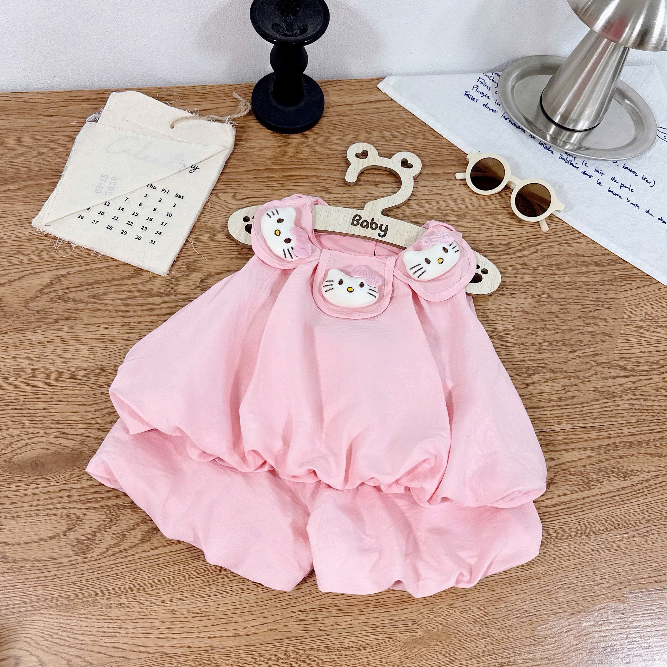 Sét bộ hồng cổ đính thú bông kitty bé gái