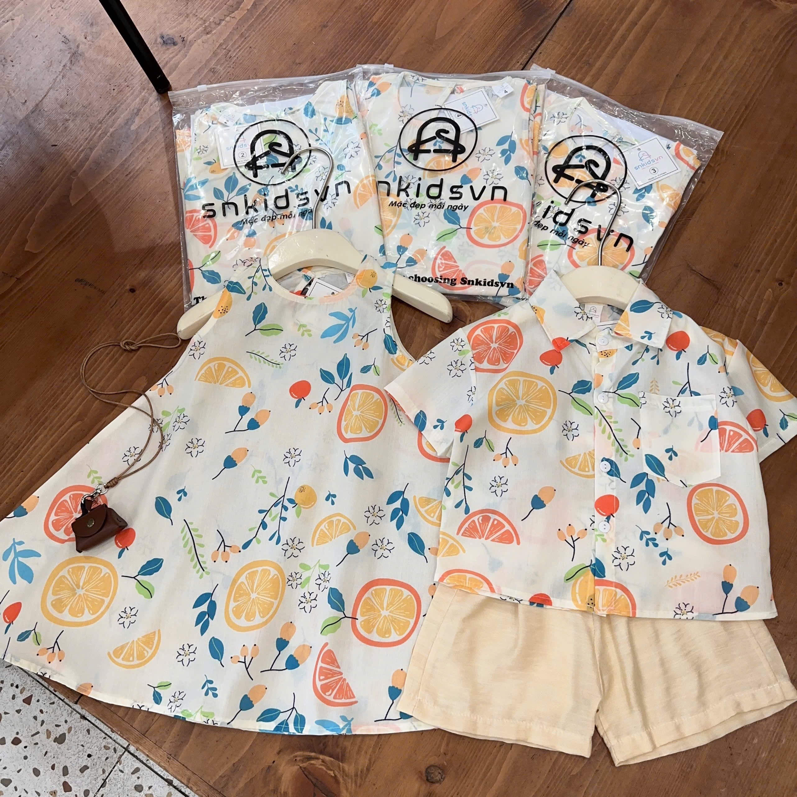 Sét cặp bộ (váy) hoa quả bé trai gái