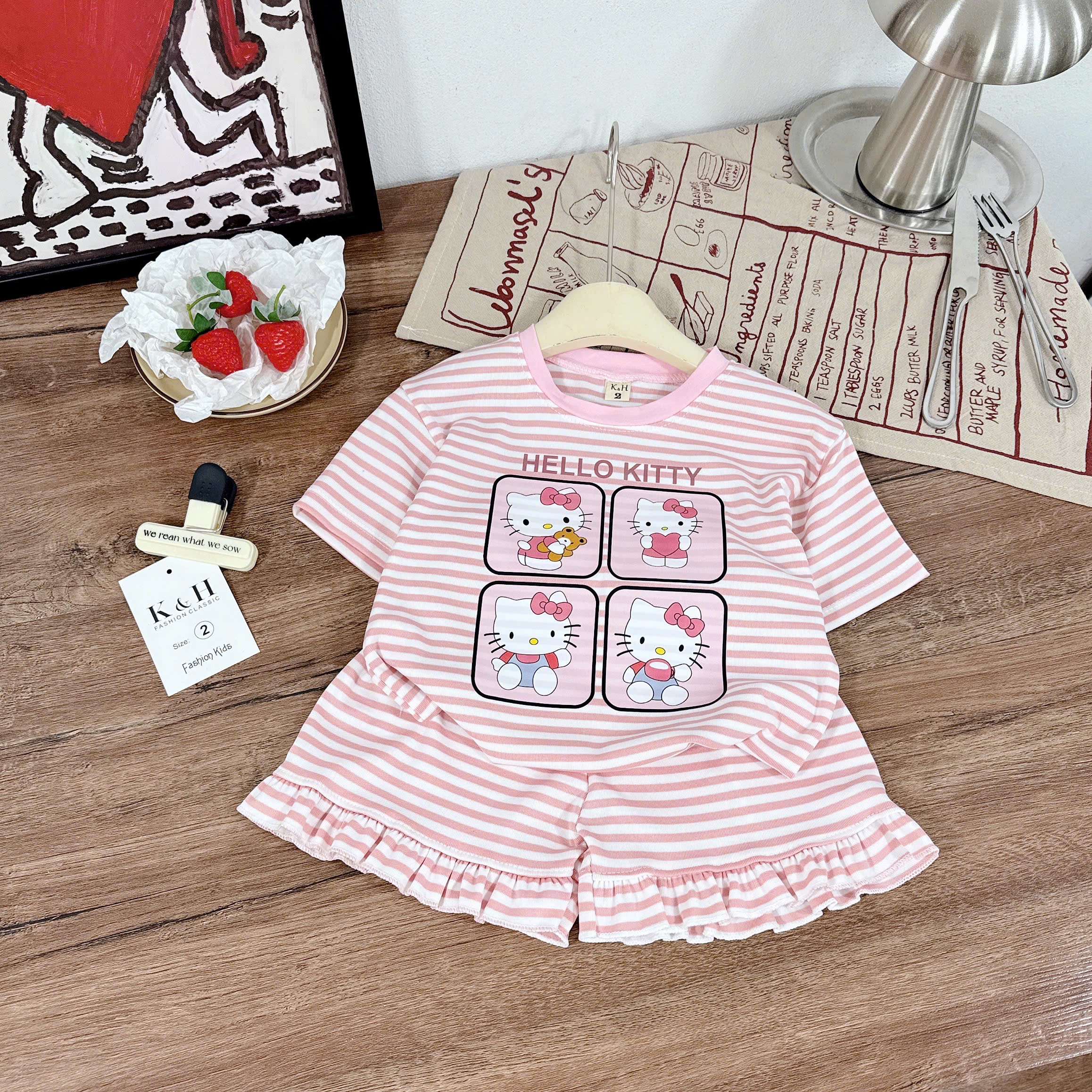 Sét helokitty vuông kẻ nâu hồng bé gái