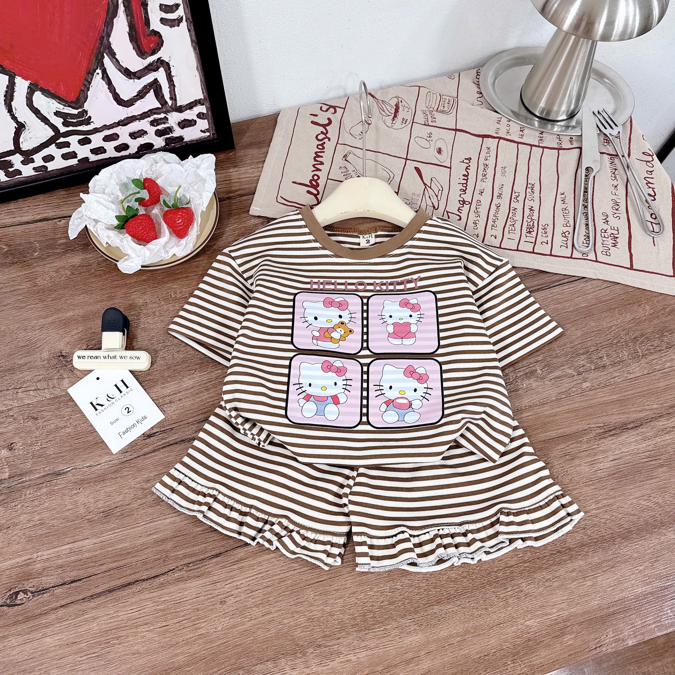 Sét helokitty vuông kẻ nâu hồng bé gái