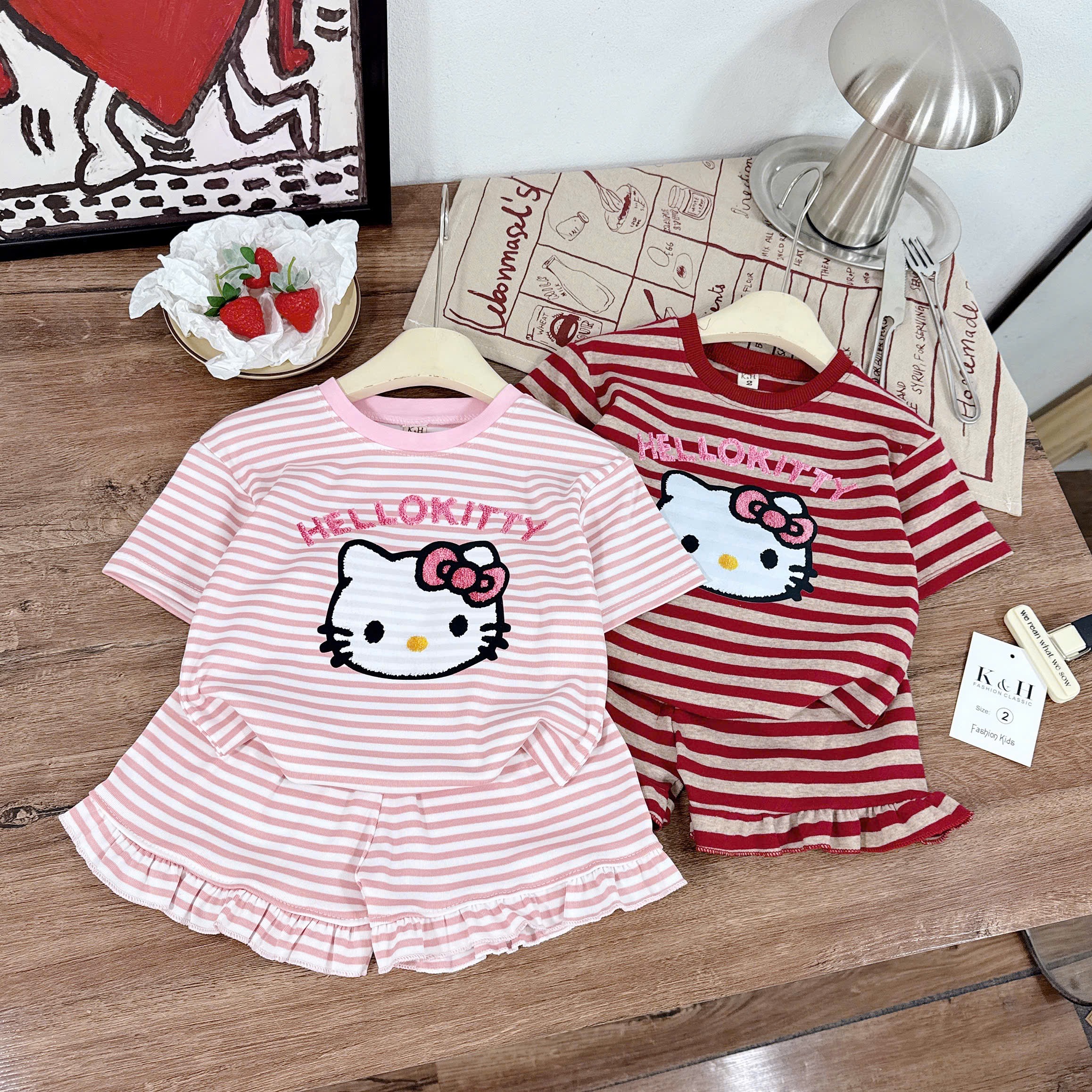 Sét kitty kẻ hồng đỏ quần vạt bèo bé gái***