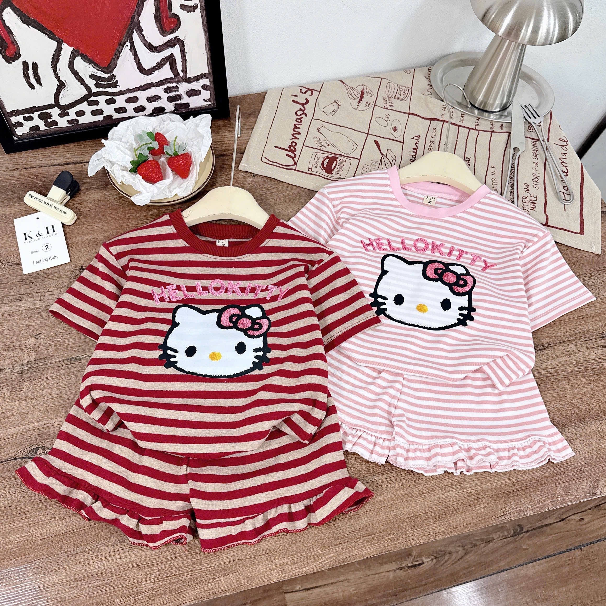 Sét kitty kẻ hồng đỏ quần vạt bèo bé gái***