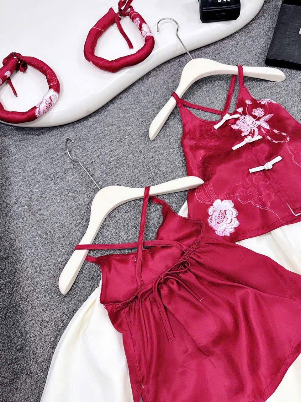 Sét trung thu 2 dây đỏ cv tơ 2 lớp kèm mấn bé gái