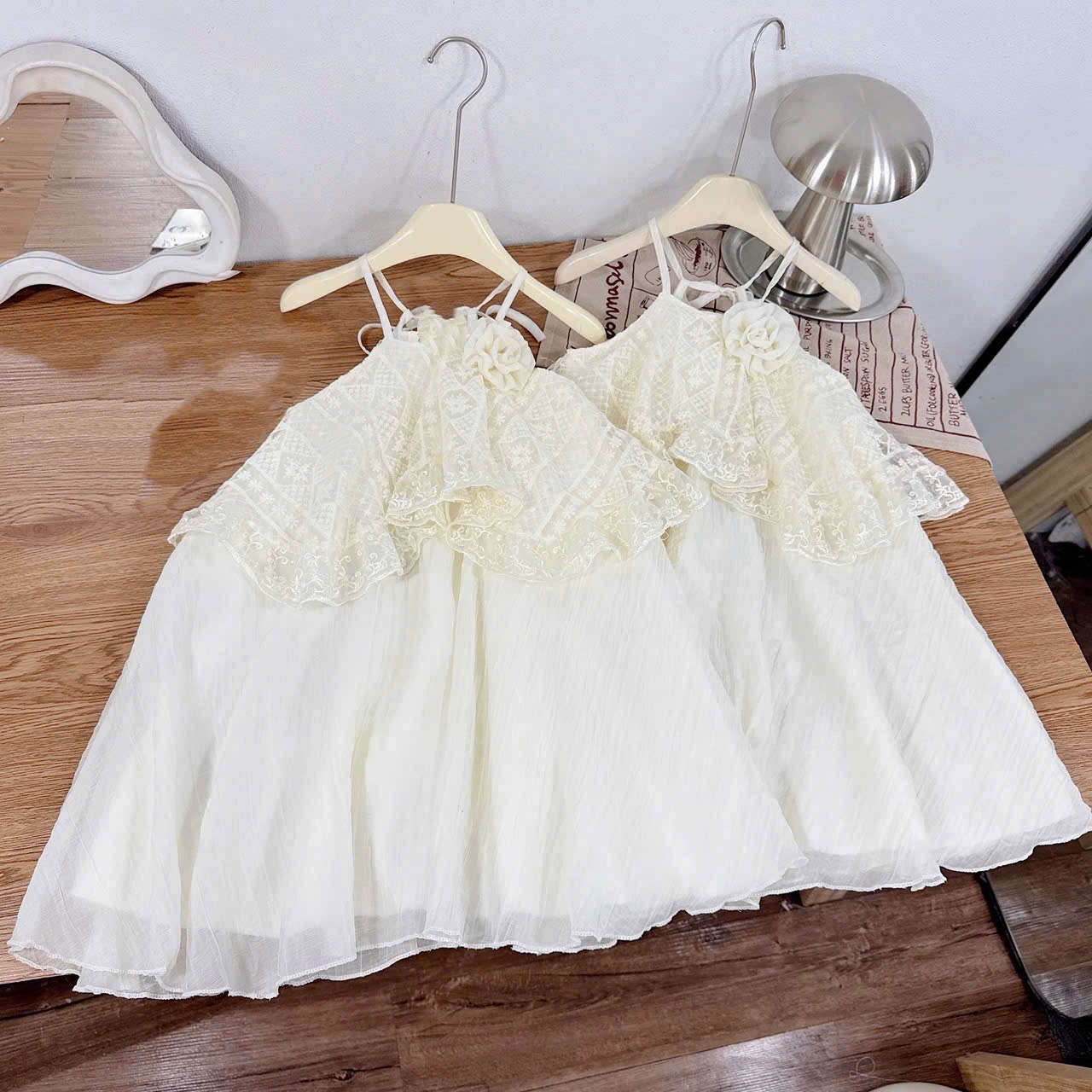 Sét váy 2 dây kem xịn bé gái