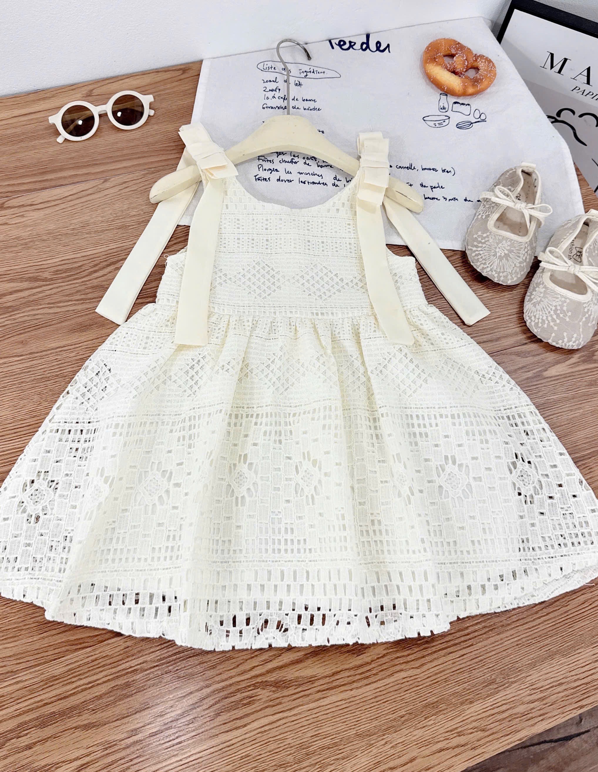 Sét váy kem lưới bé gái