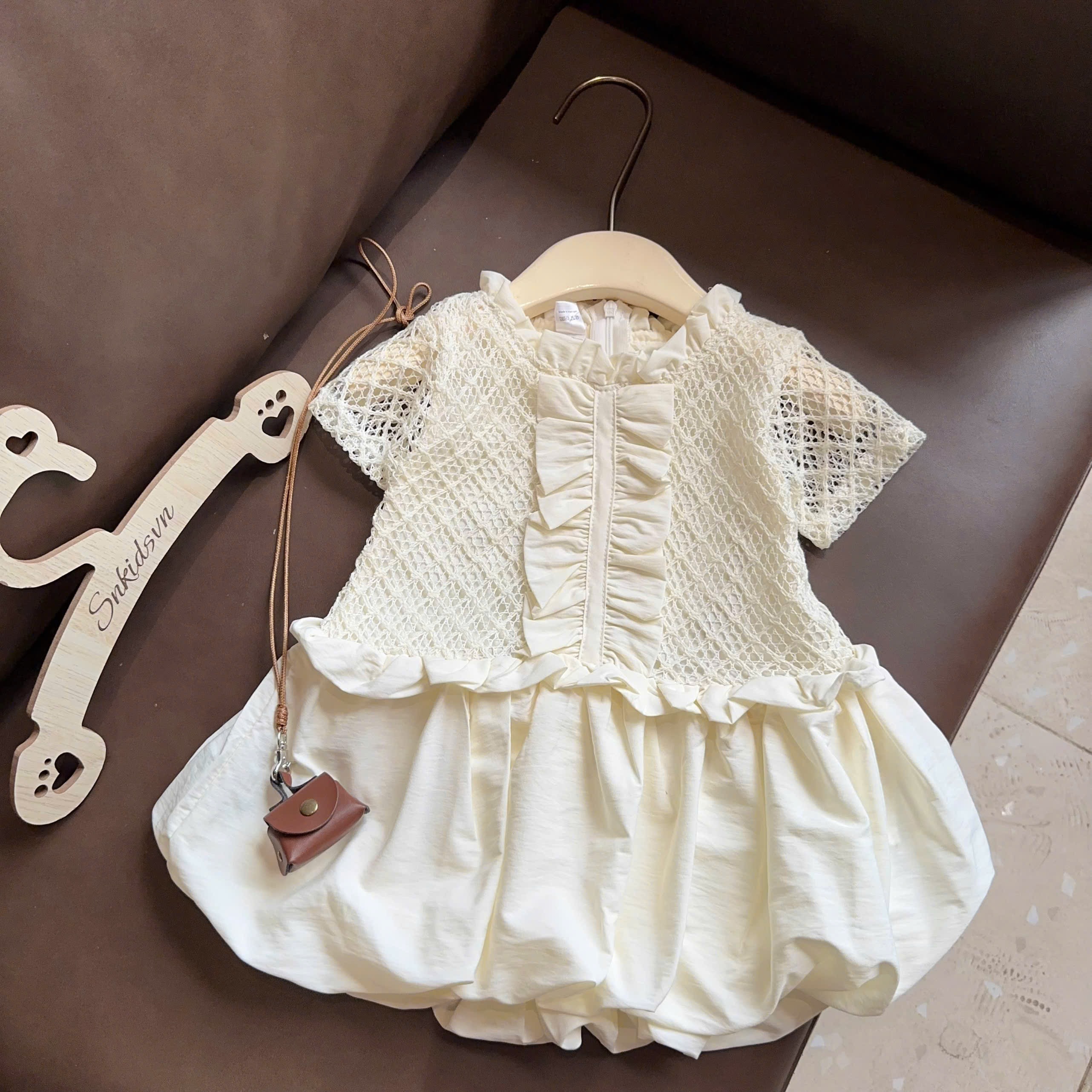 Sét váy kem tiểu thư bé gái