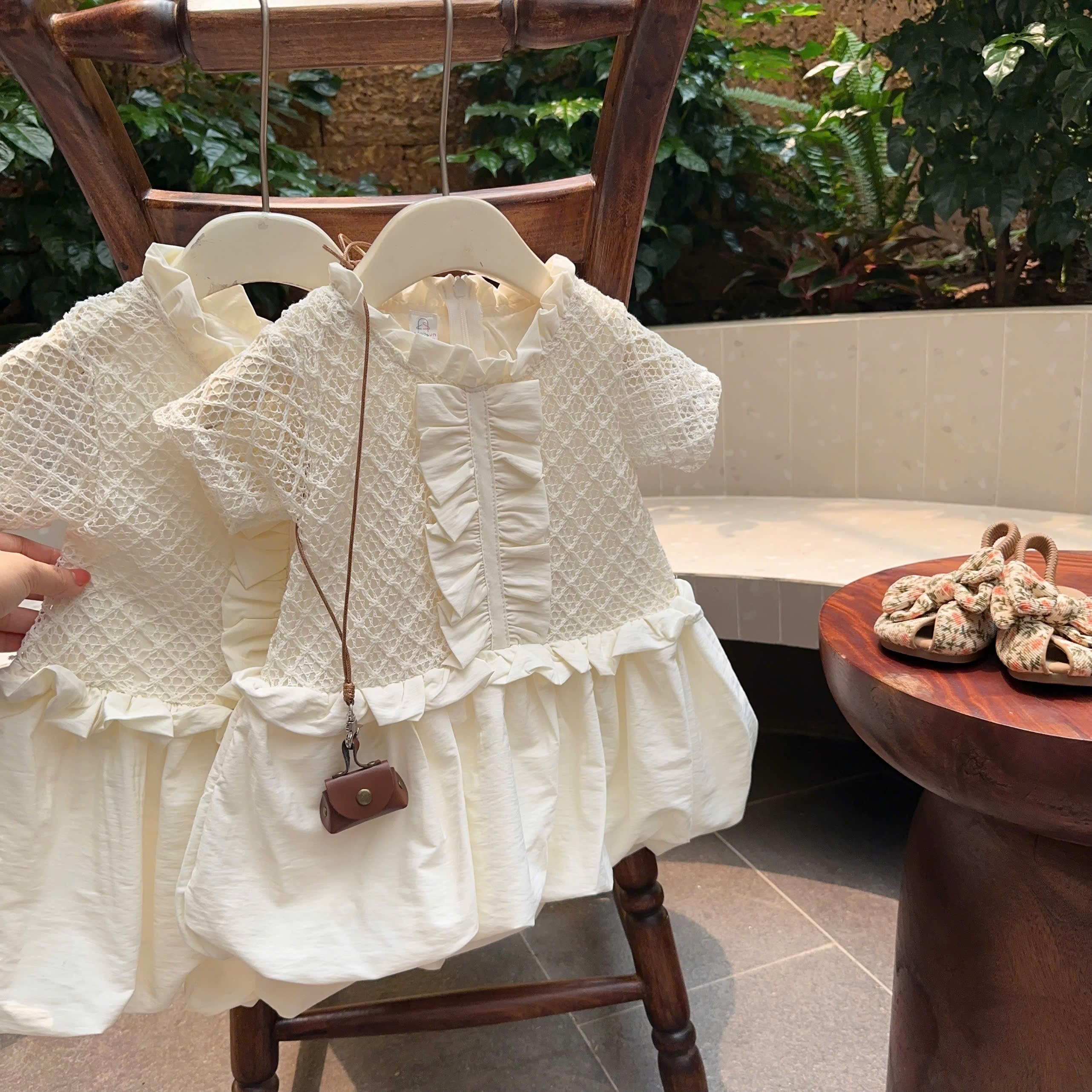 Sét váy kem tiểu thư bé gái