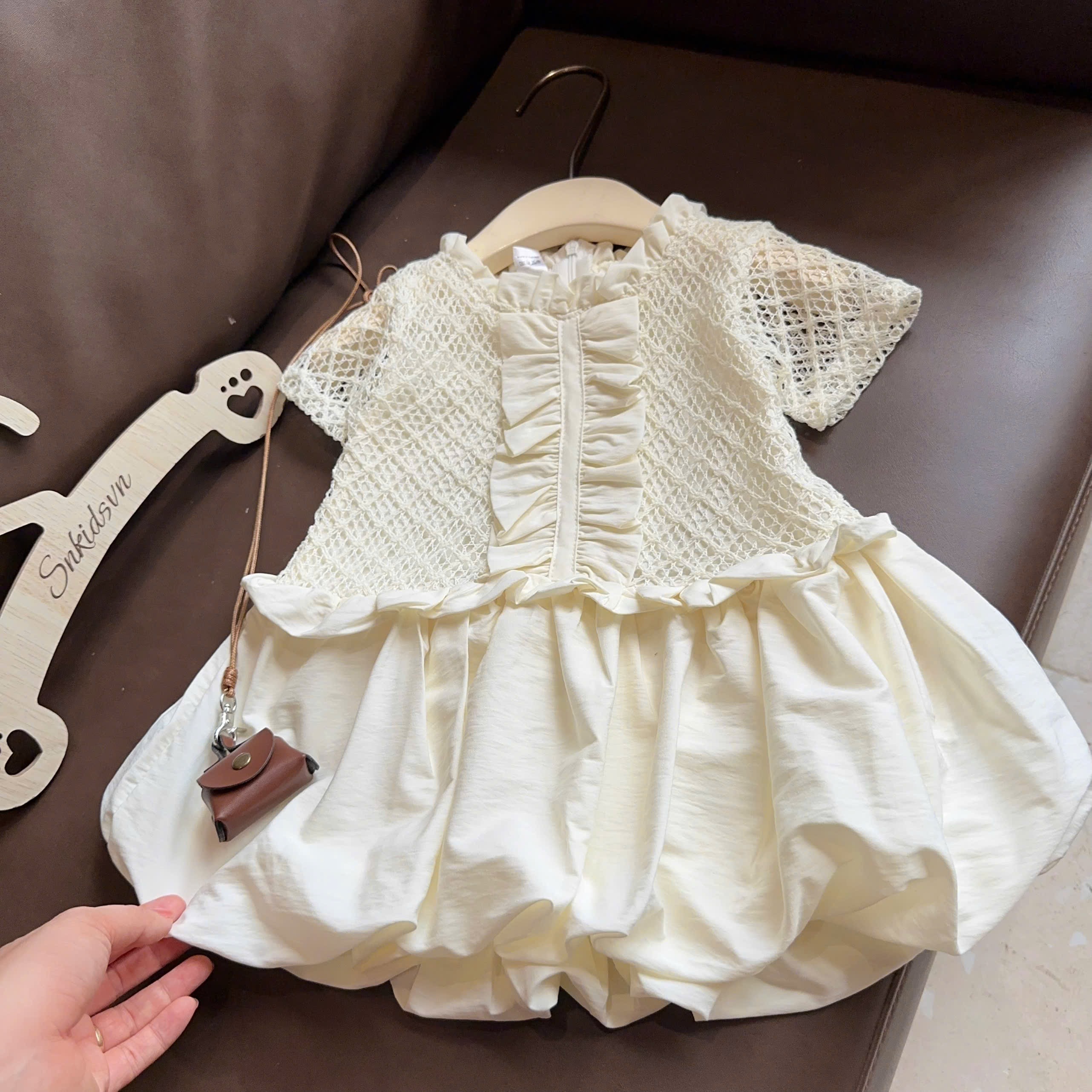 Sét váy kem tiểu thư bé gái