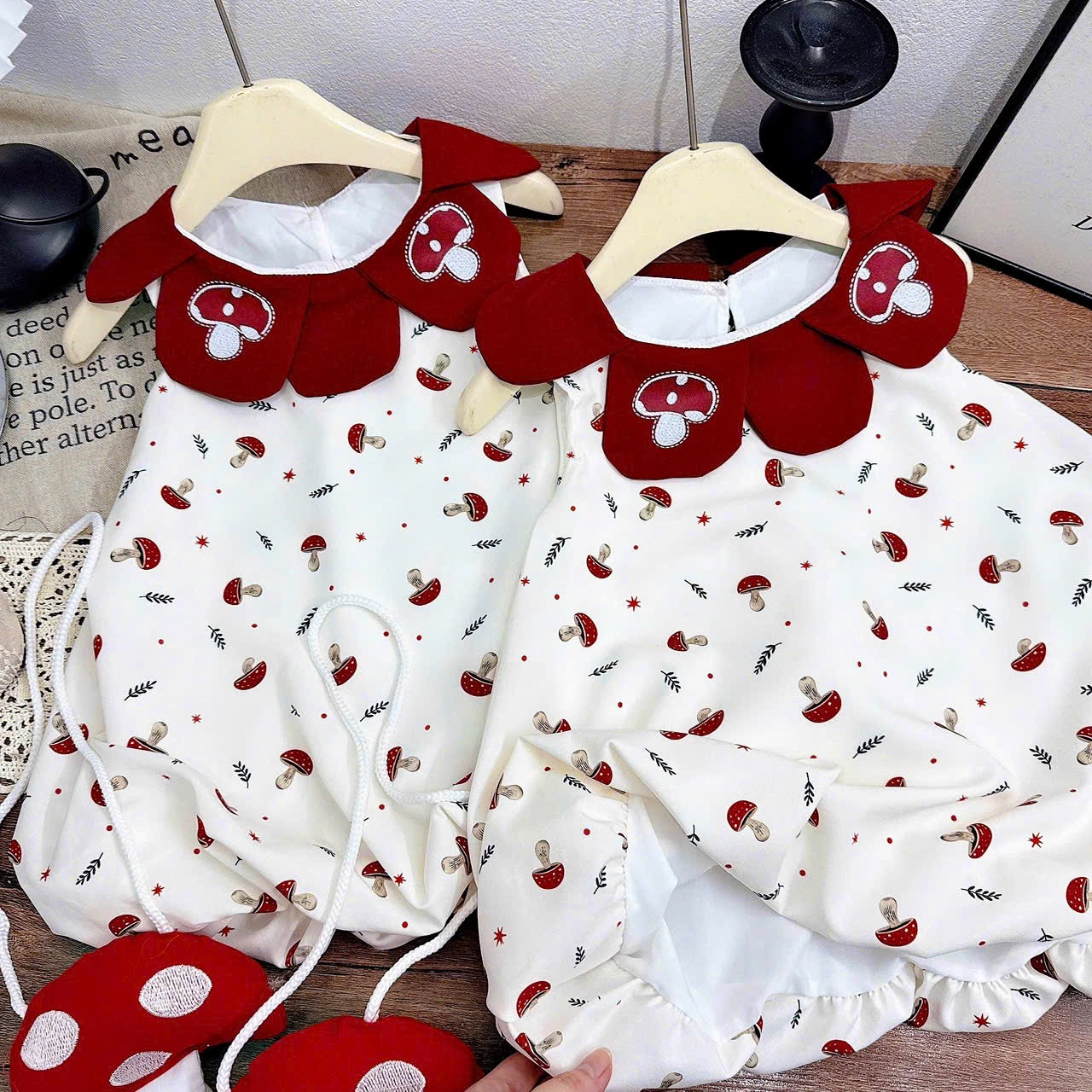 Sét váy nấm kèm túi đeo bé gái