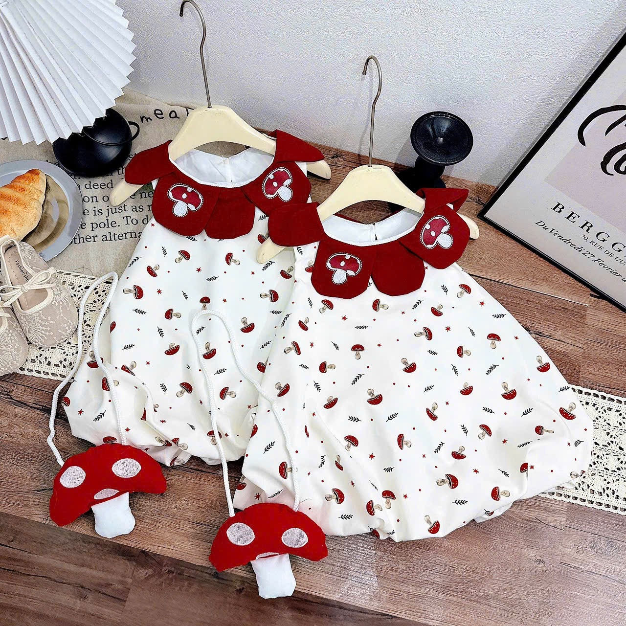 Sét váy nấm kèm túi đeo bé gái