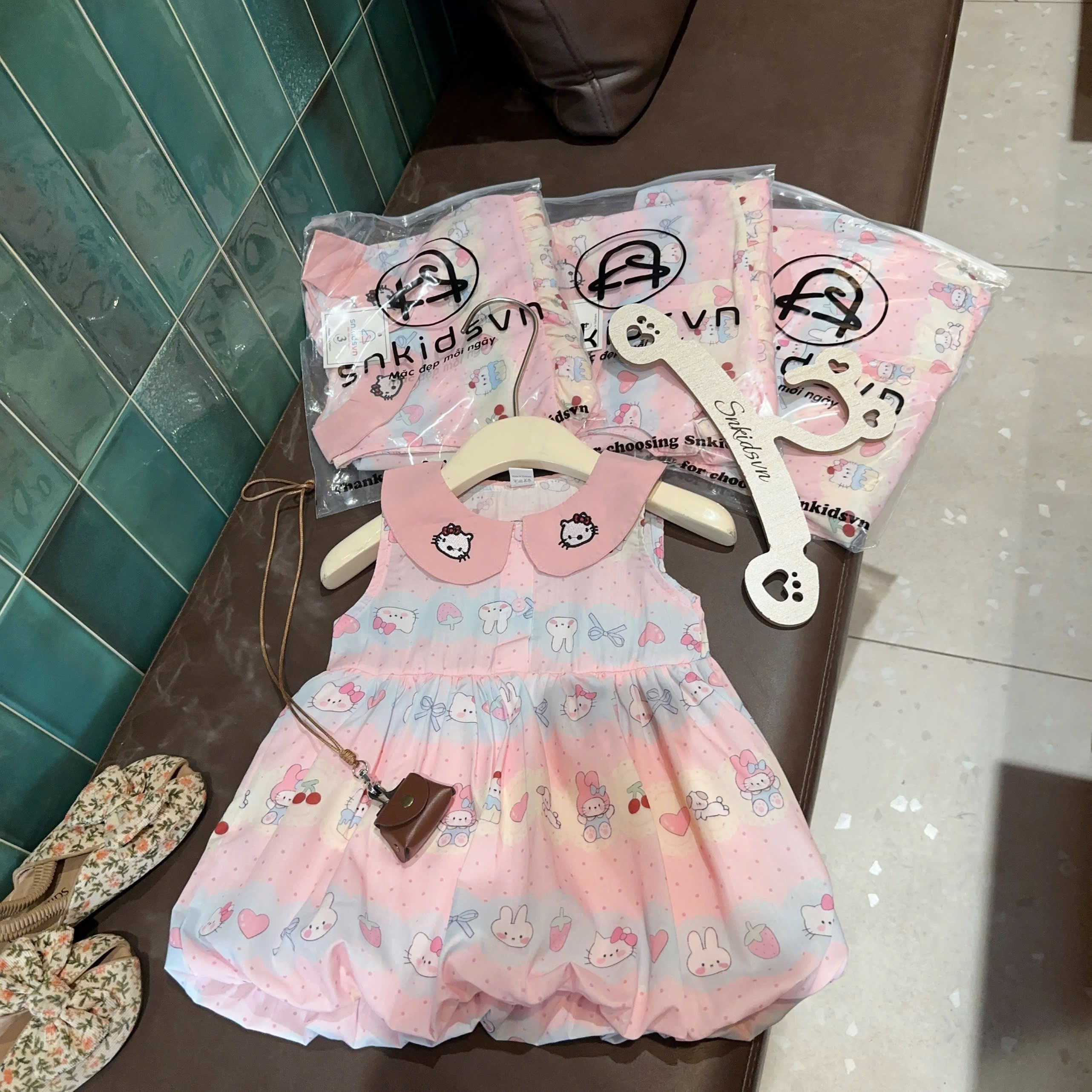 Sét váy thỏ kèm túi mini sn bé gái