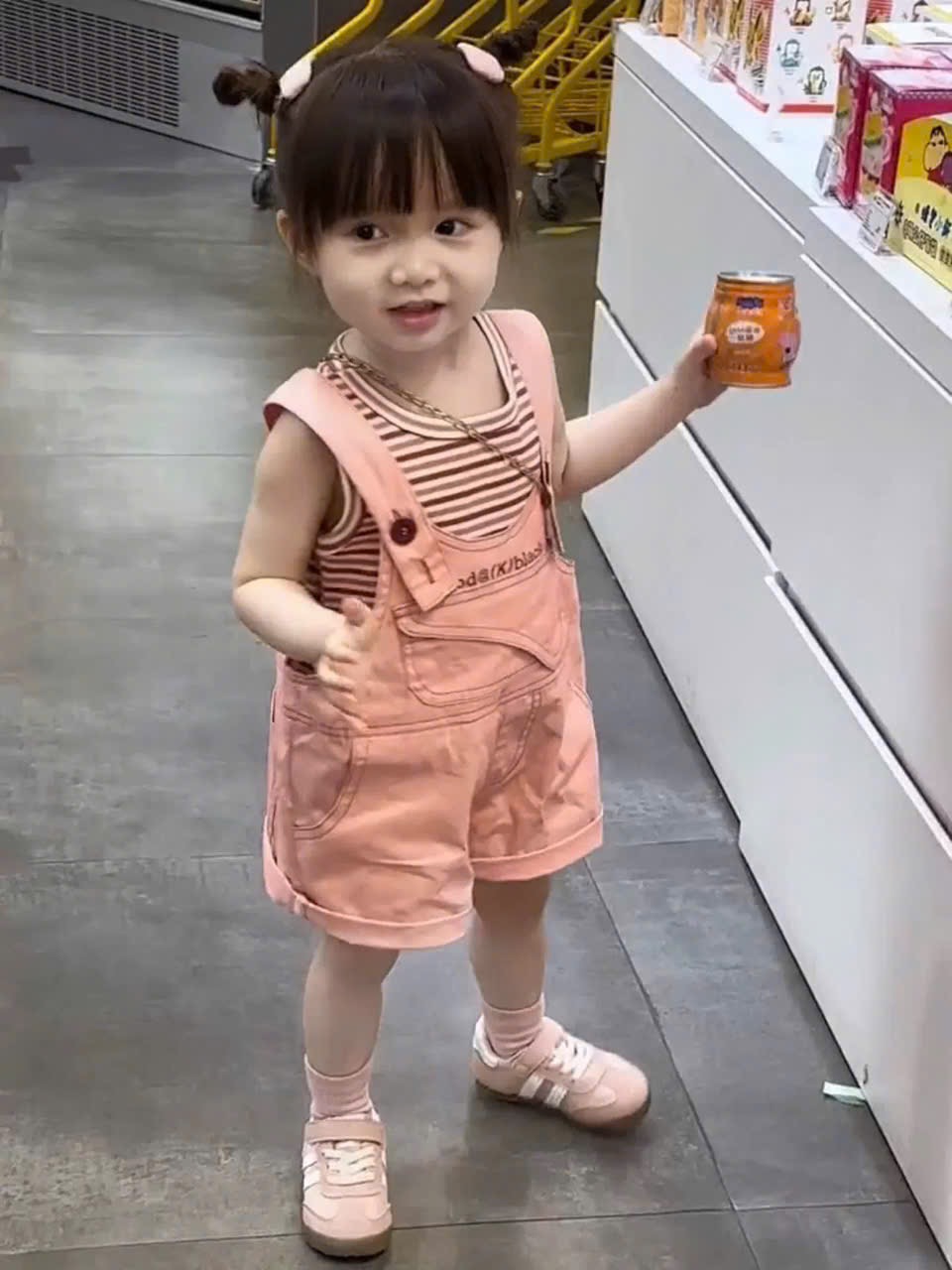 Sét yếm kaki hồng kèm áo xk bé gái