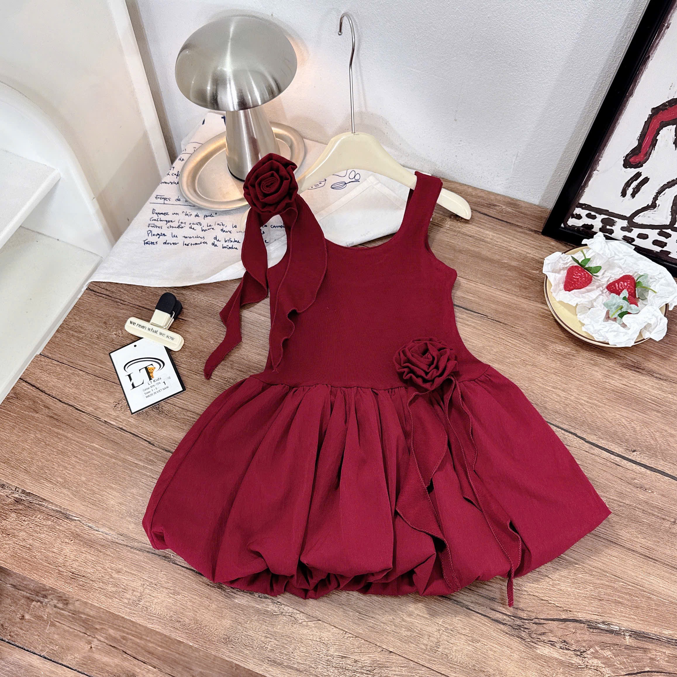 Váy 2 dây thân bồng tag hoa rời lt bé gái