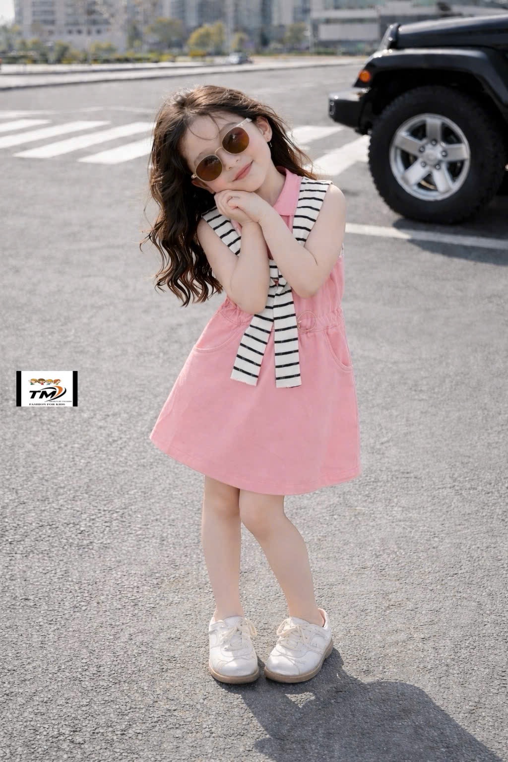 Váy bo eo kèm khăn kẻ bé gái