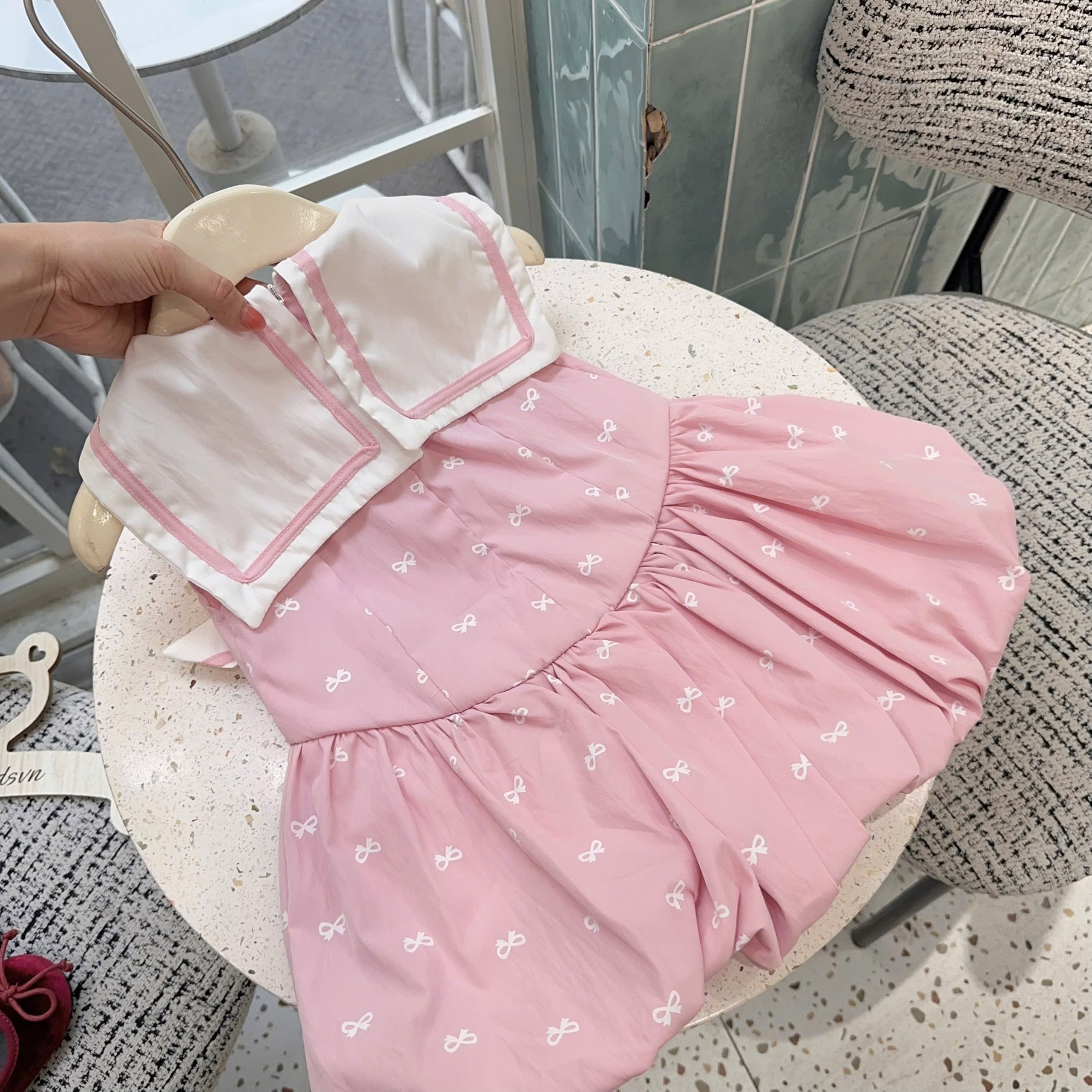 Váy hồng cổ hải quân bé gái