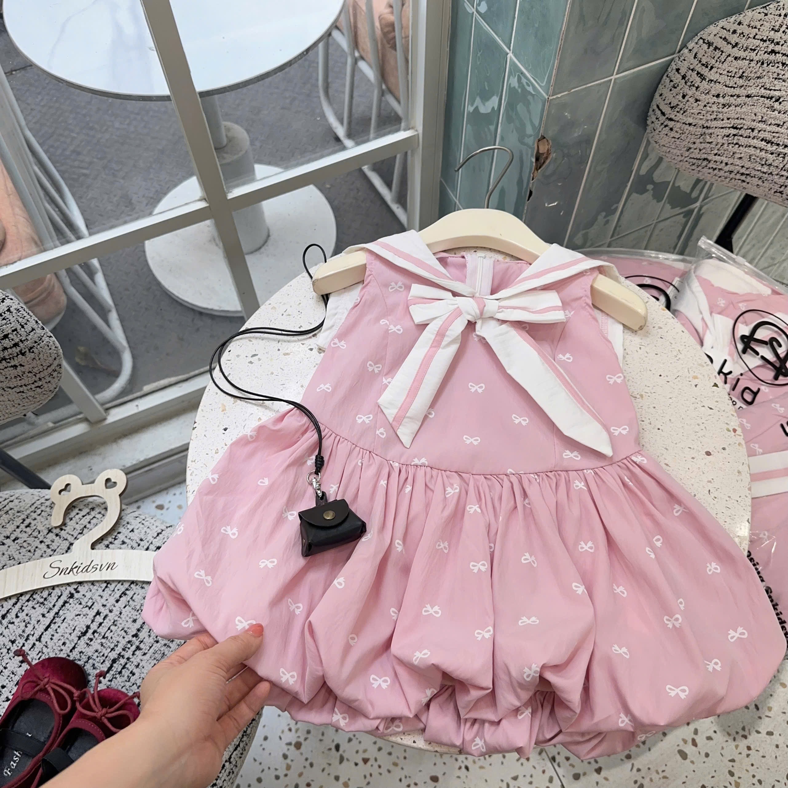 Váy hồng cổ hải quân bé gái