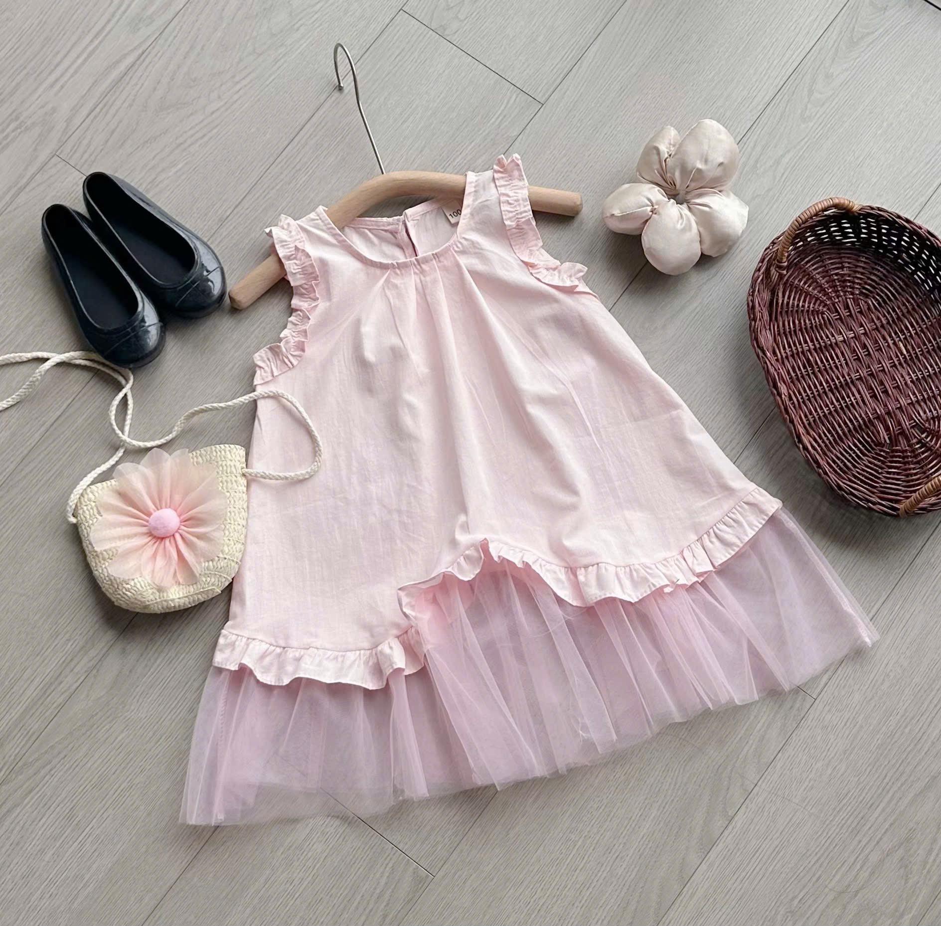 Váy hồng kèm túi bé gái tk
