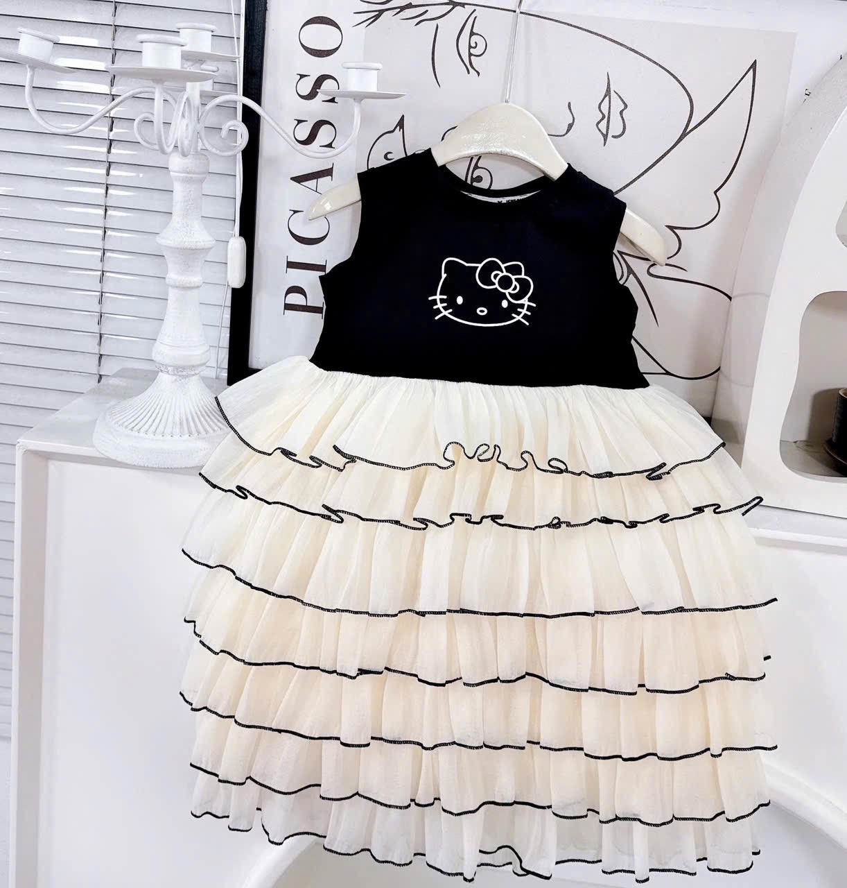 Váy kitty 7 tầng bé gái