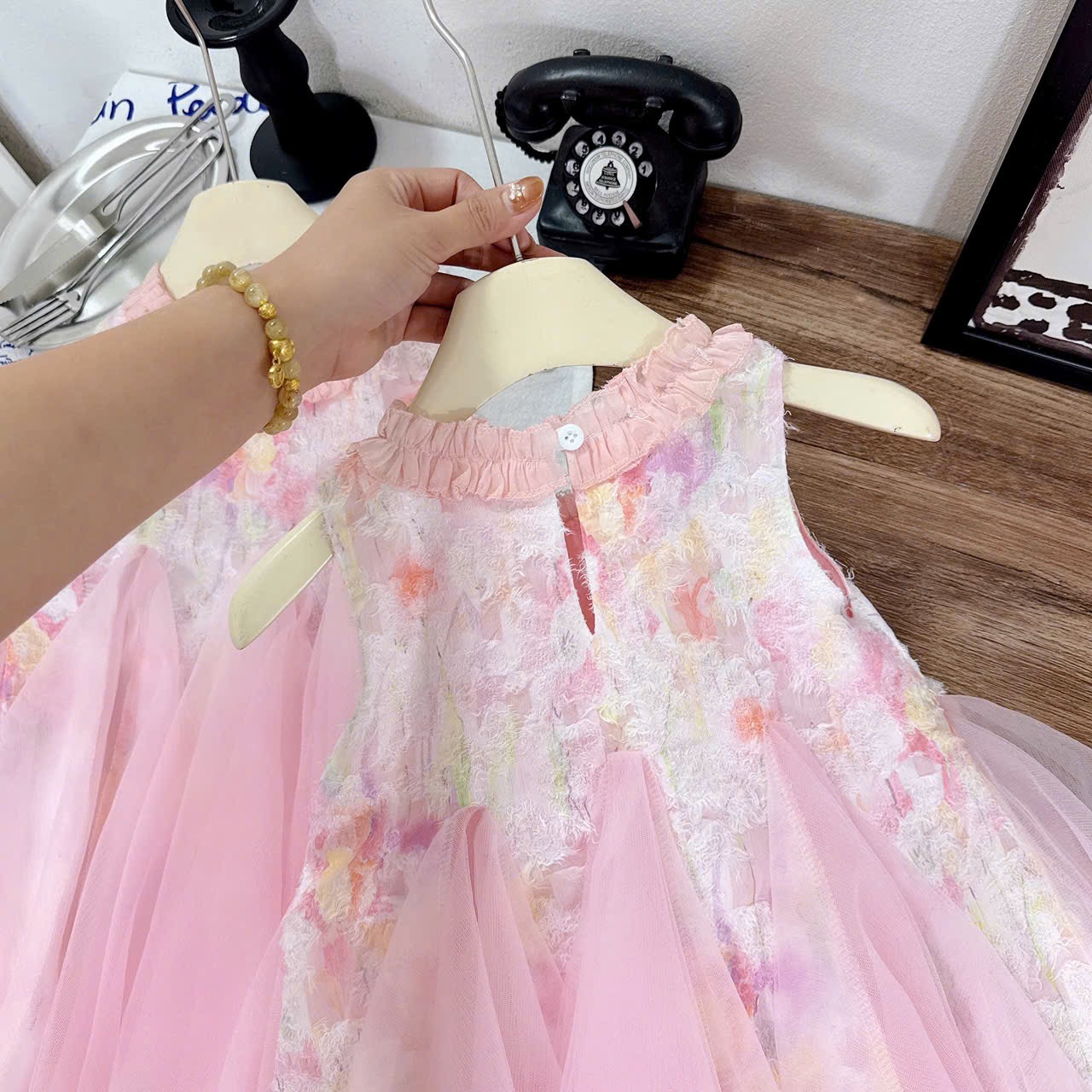 Váy phối thân voan hồng xinh bé gái