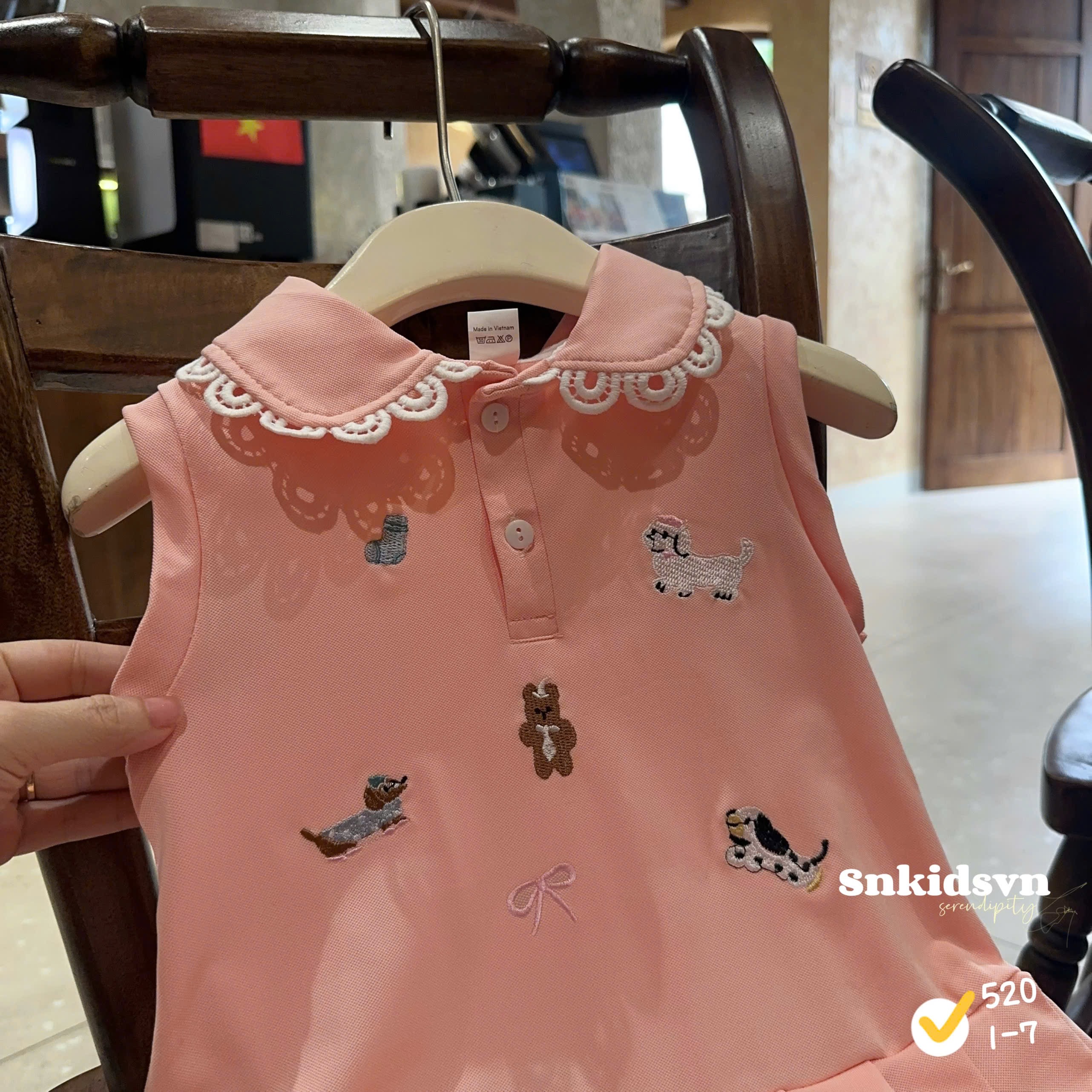 Váy polo hồng bé gái