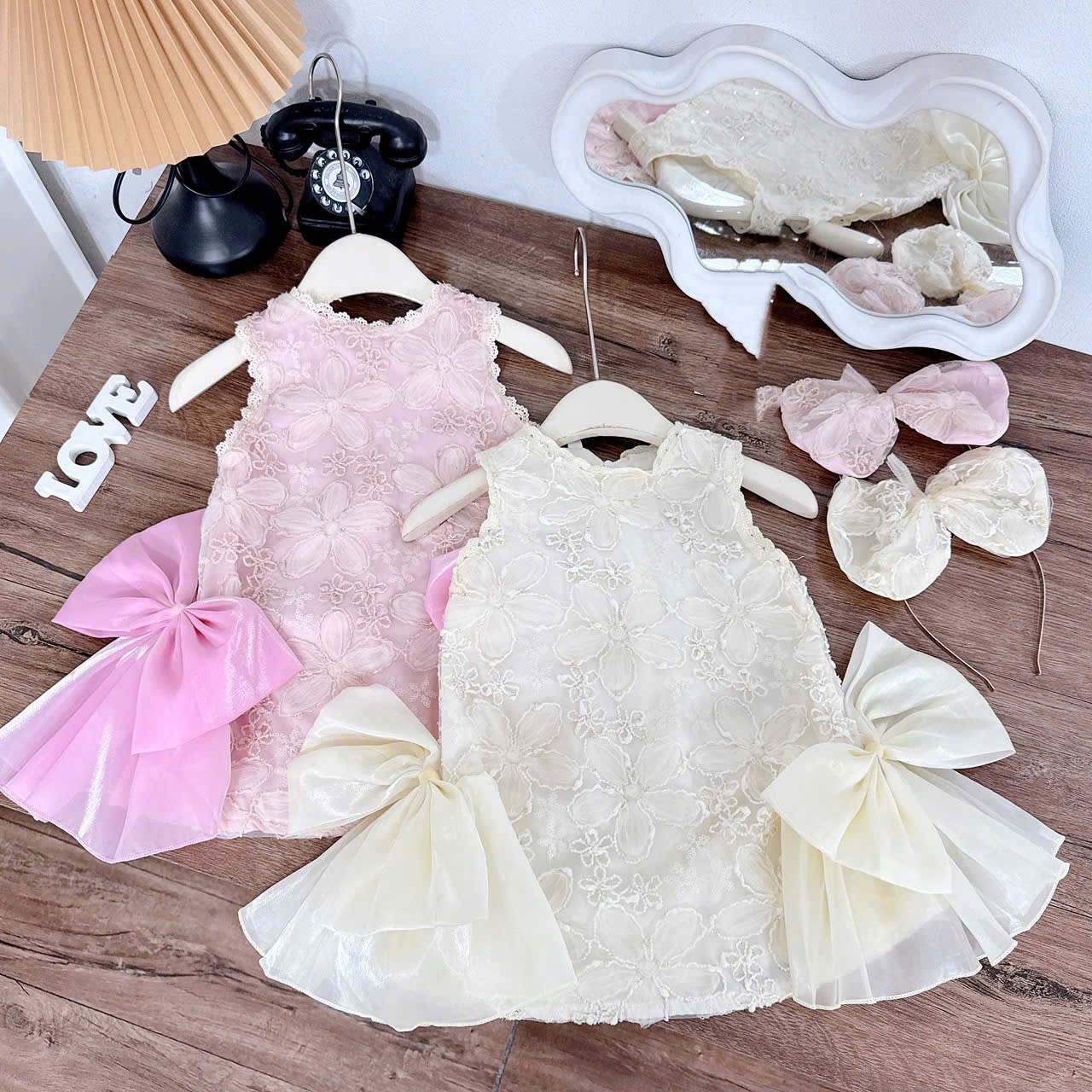 Váy ren cao cấp đính nơ to bé gái