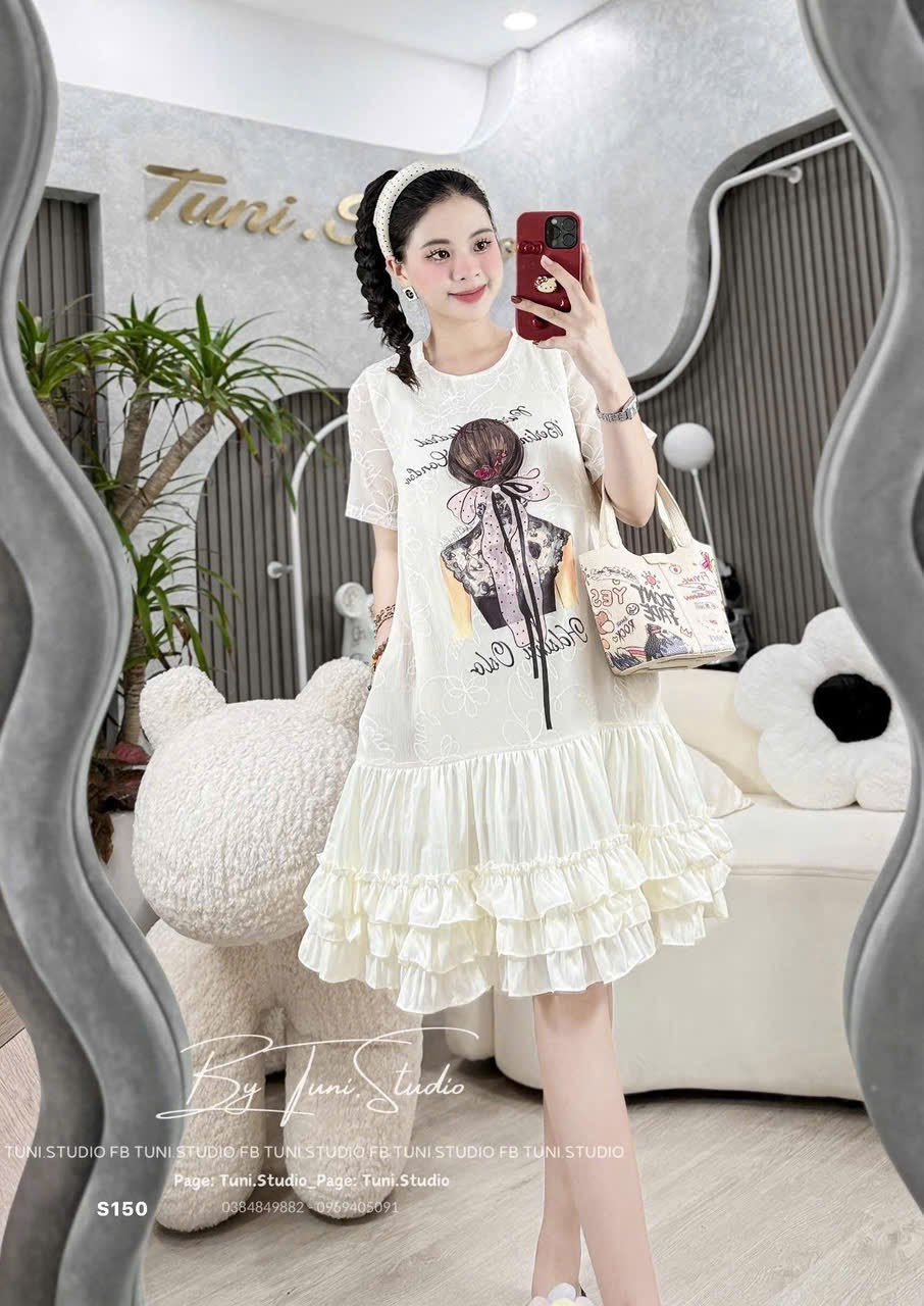 Váy tầng kem hình bé gái