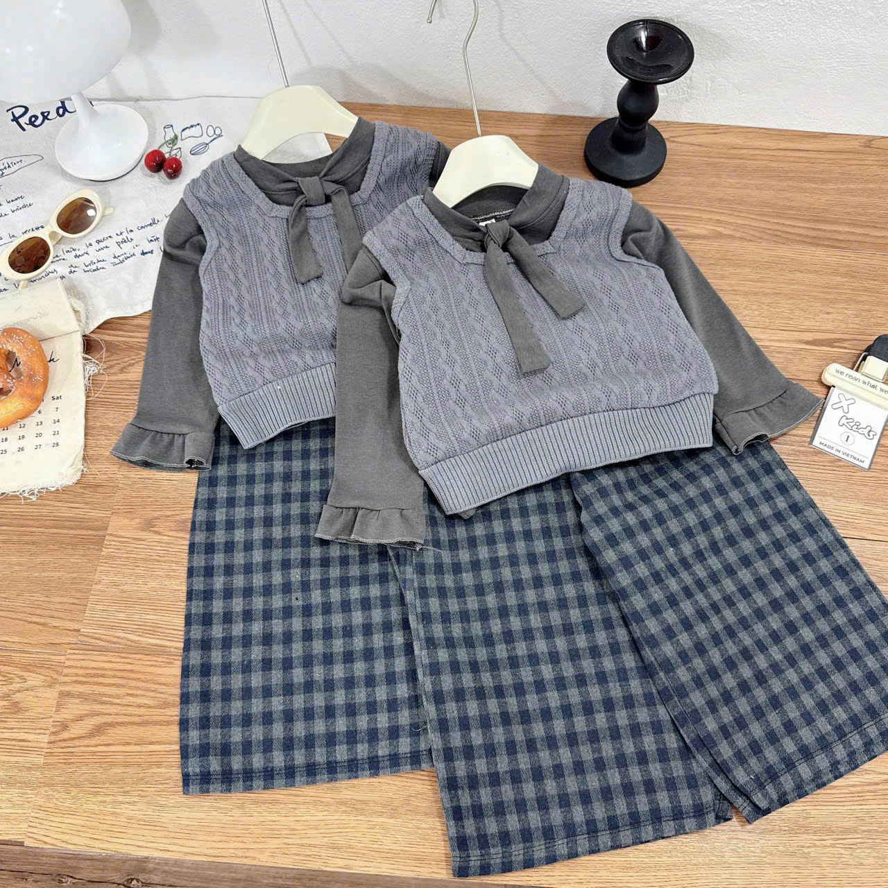 sét 3 chi tiết quần kẻ xuông caro bé gái xk