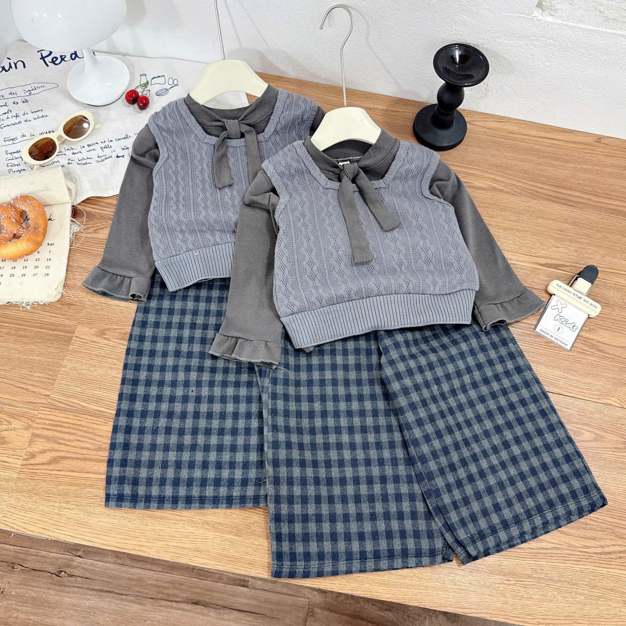 sét 3 chi tiết quần kẻ xuông caro bé gái xk