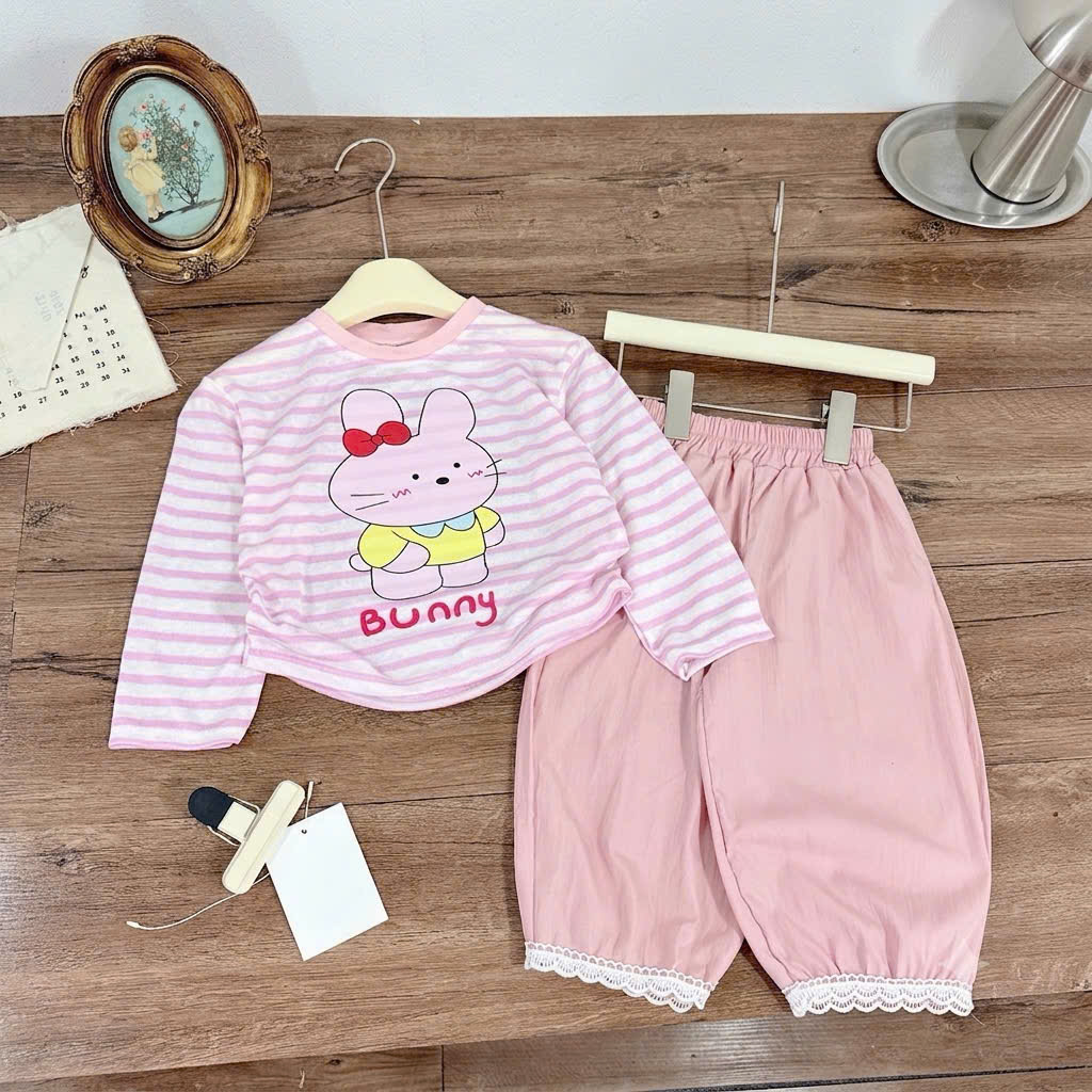 sét bộ kẻ kitty thỏ nb quần bom bé gái