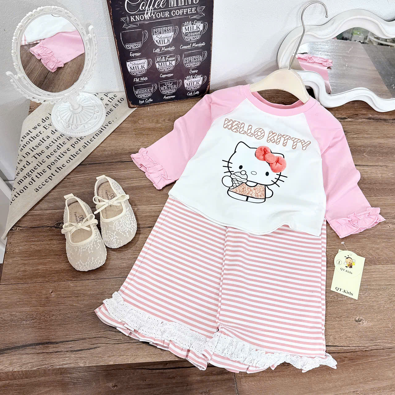 sét bộ kitty quần kẻ qt bé gái