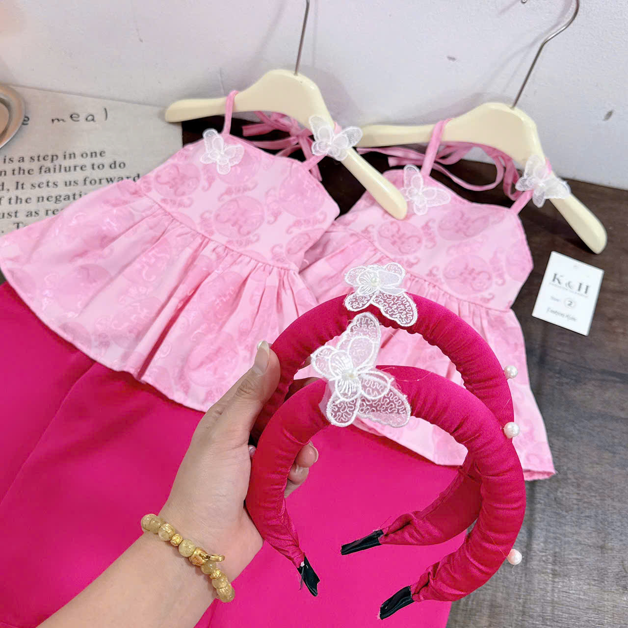 sét bộ lụa hồng kèm bờm bé gái