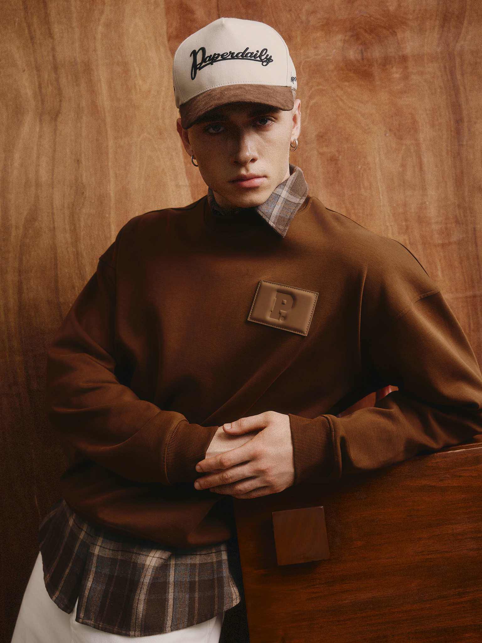 AT SWEATER LABEL P