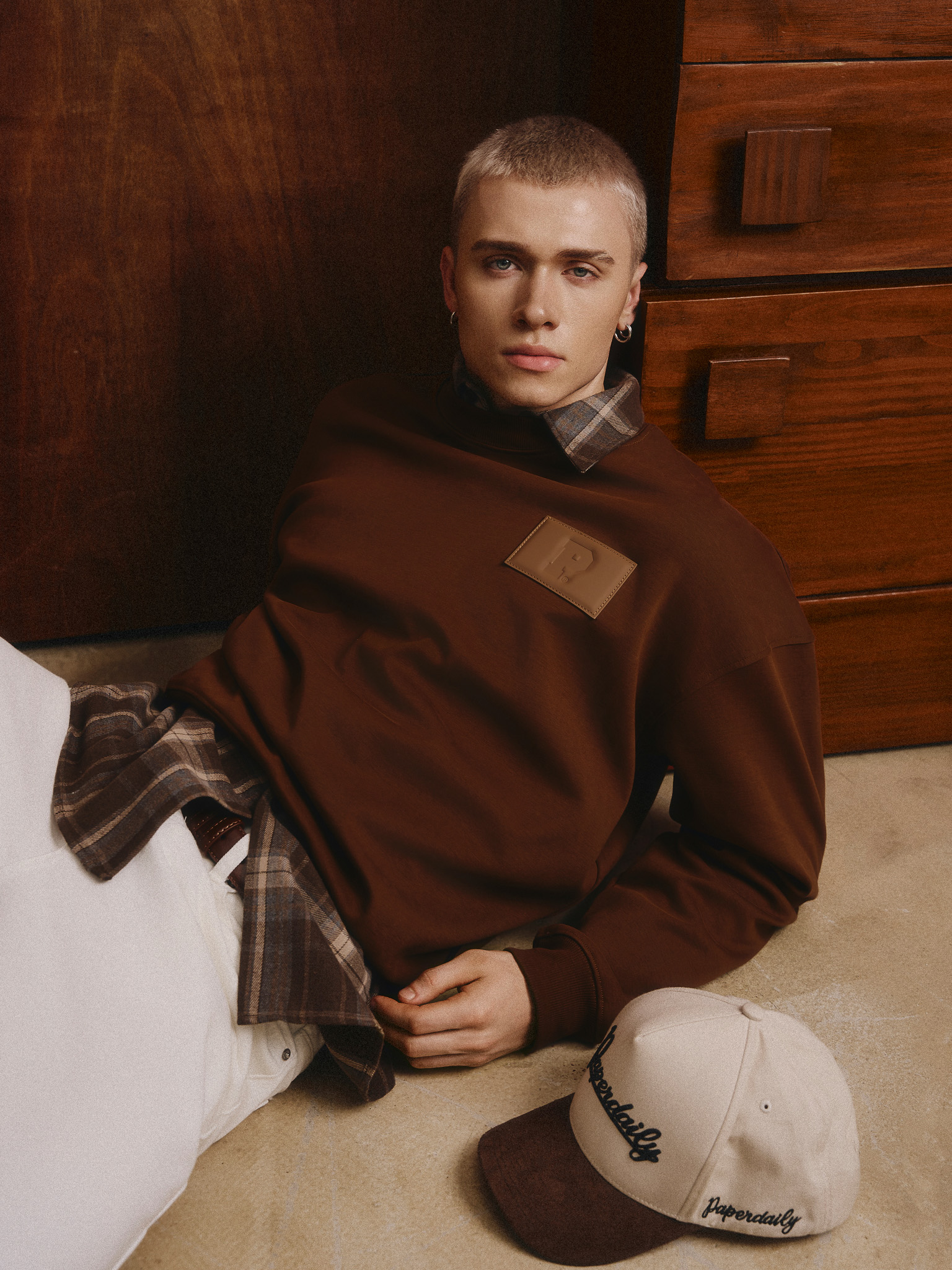 AT SWEATER LABEL P
