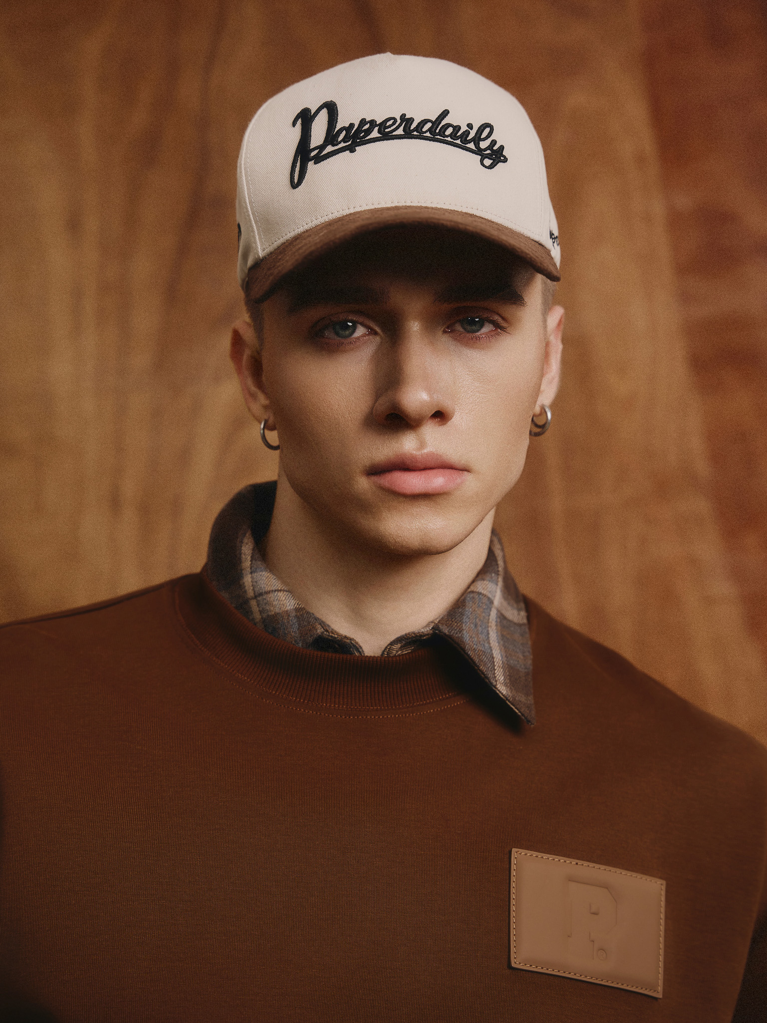 AT SWEATER LABEL P