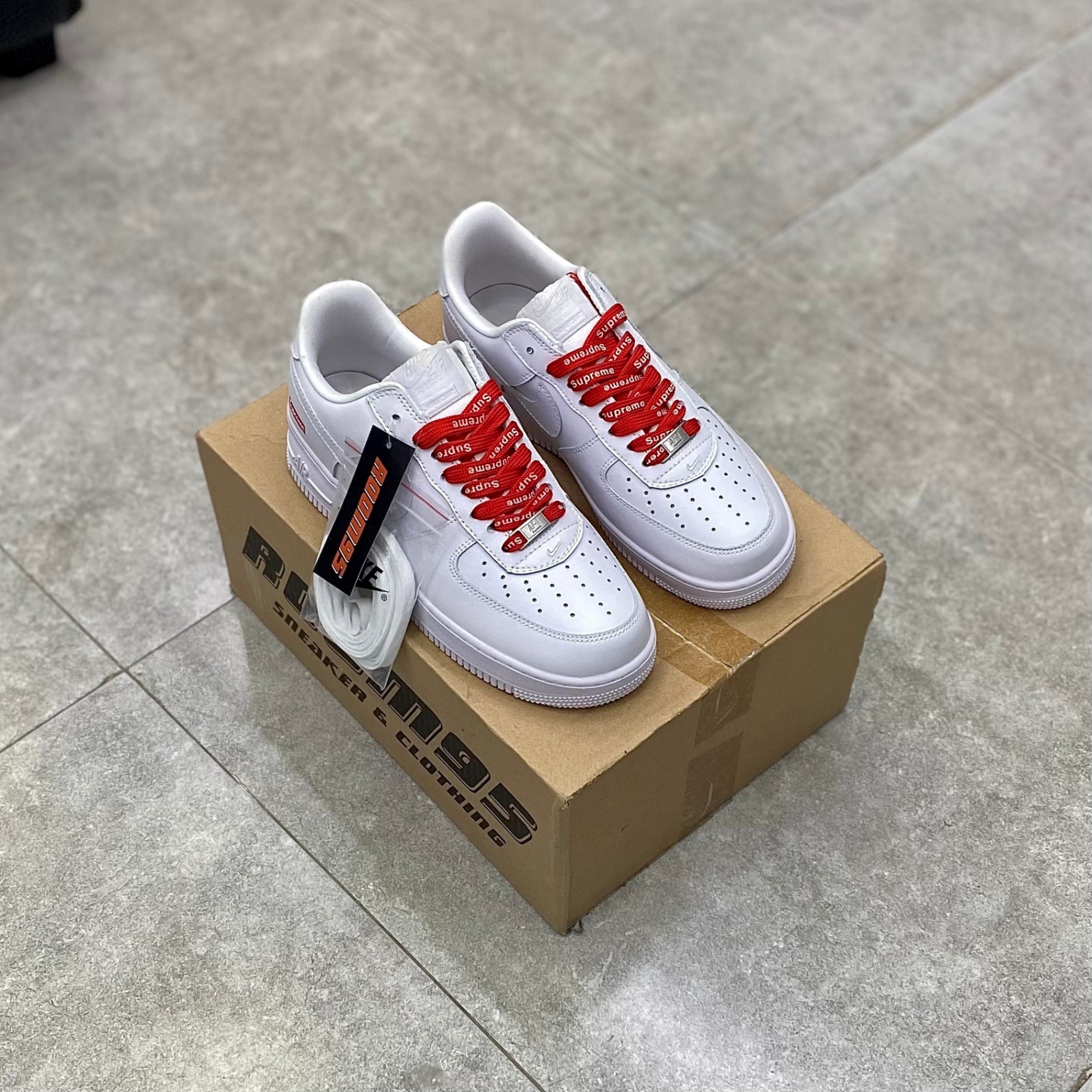 Merach R06 R06 Nike Air Force 1 Low Supreme White