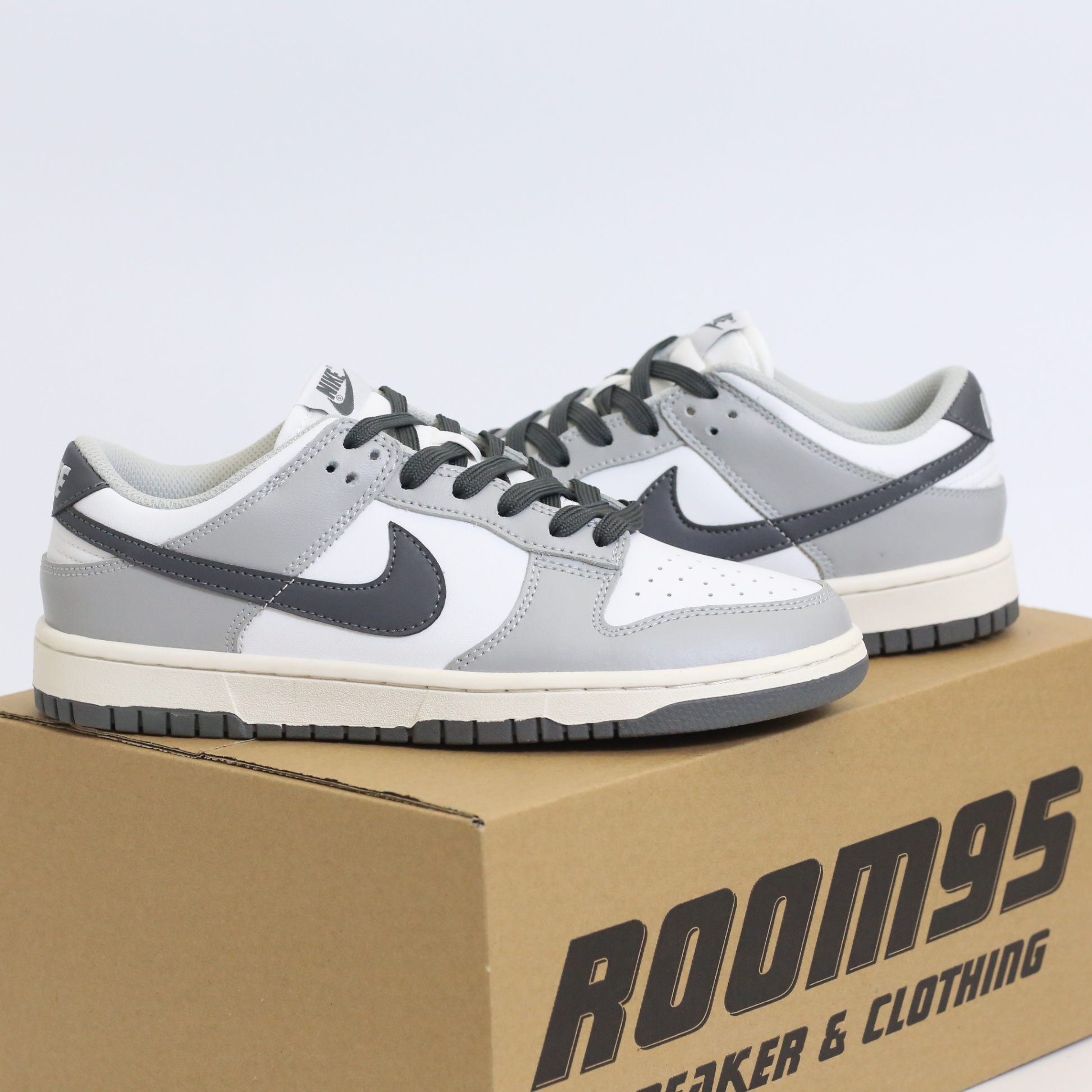 R07 Nike Dunk Low Light Smoke Grey