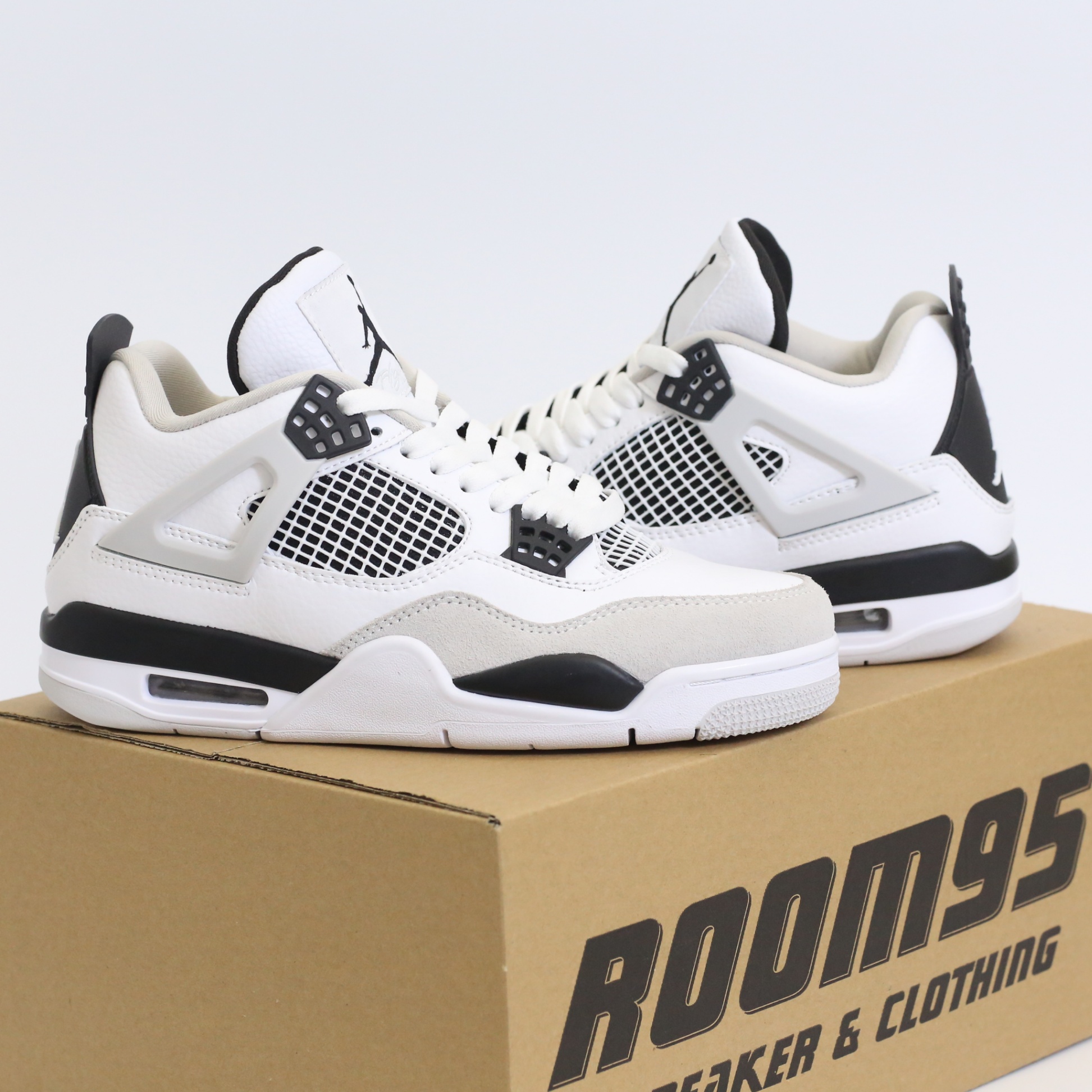R02 Air Jordan 4 Retro ‘Military Black’ - 44
