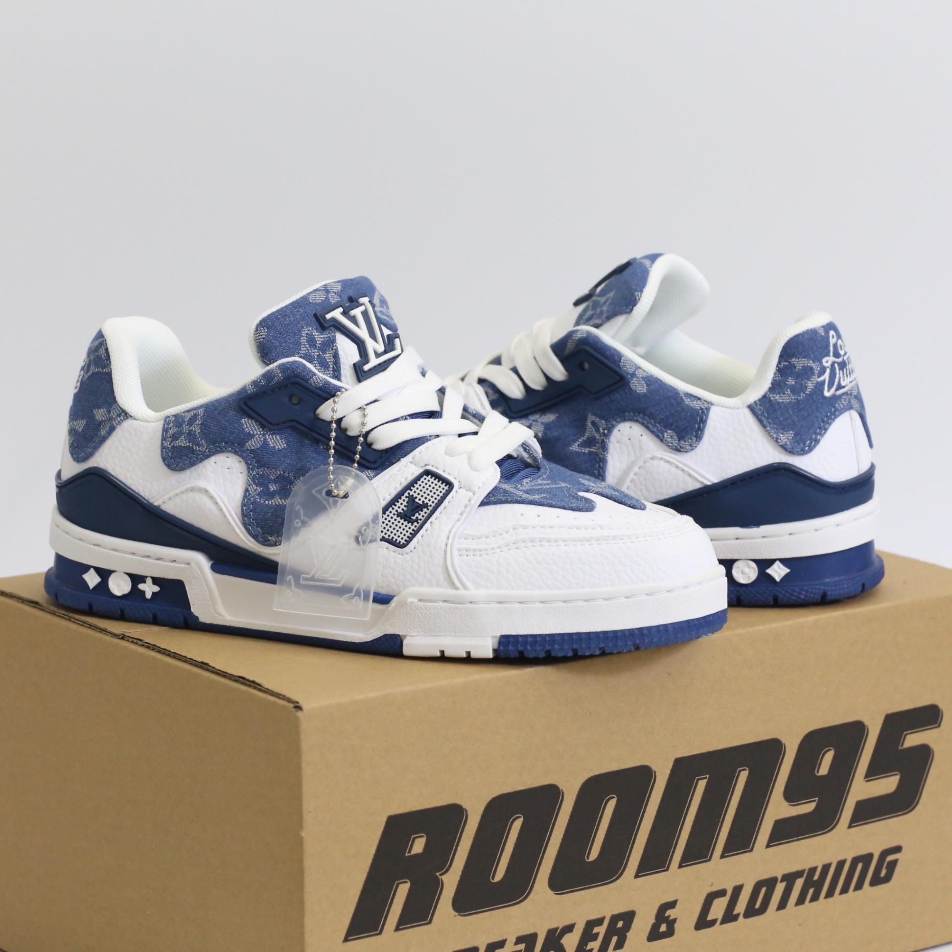 R19 LV Trainer Sneaker Denim