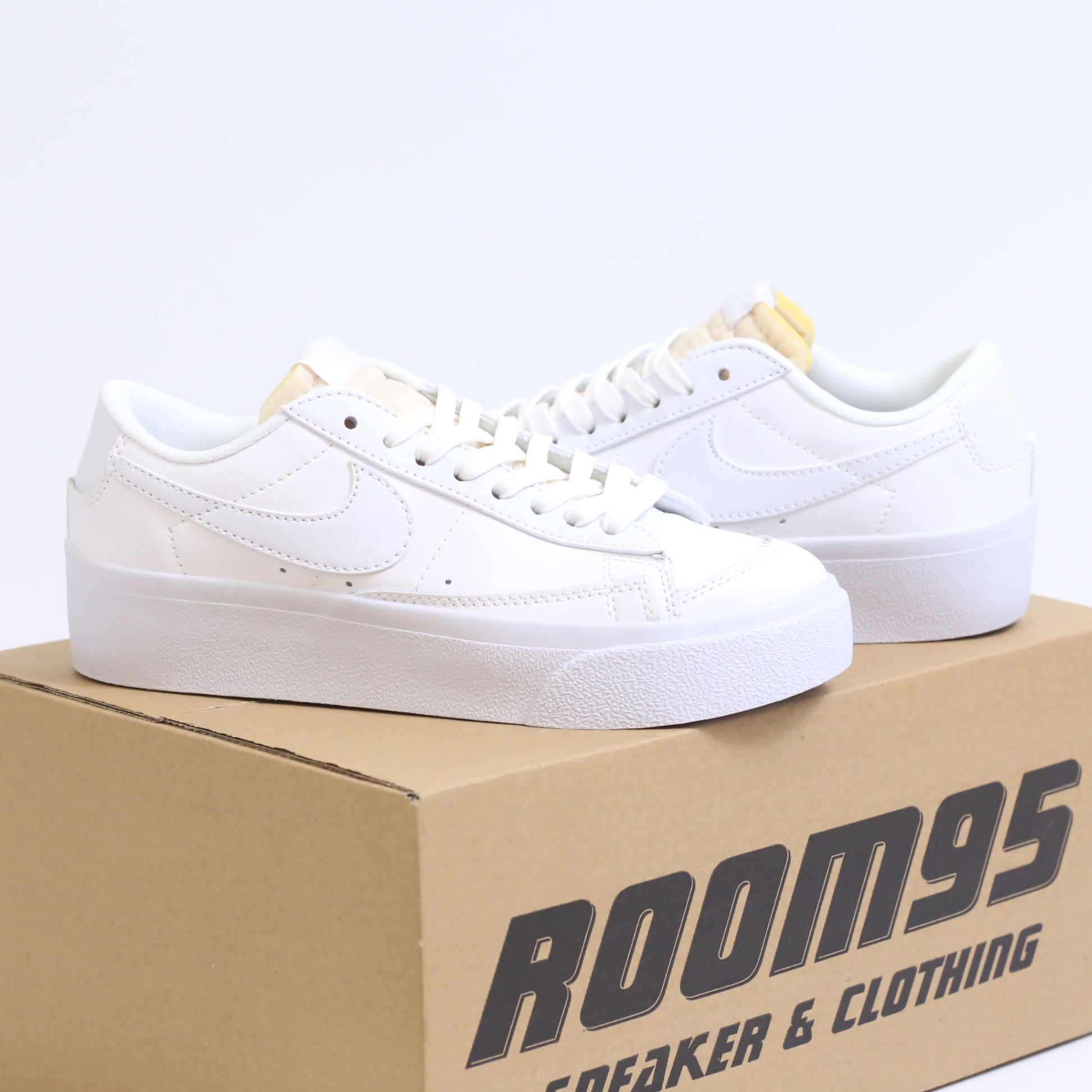 R28 Nike Blazer Low Platform White
