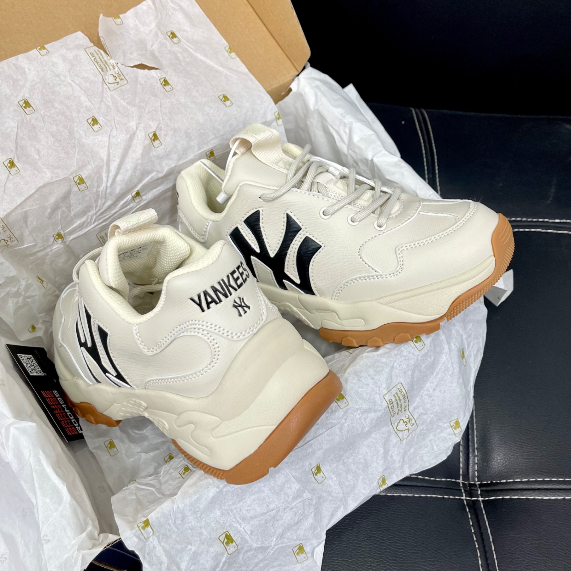 R16 BIGBALL CHUNKY WINDOW SAFFIANO NEW YORK YANKEES
