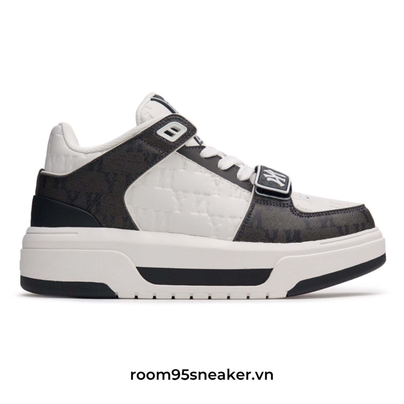 R17 MLB Chunky Liner Black Mid Monogram NY