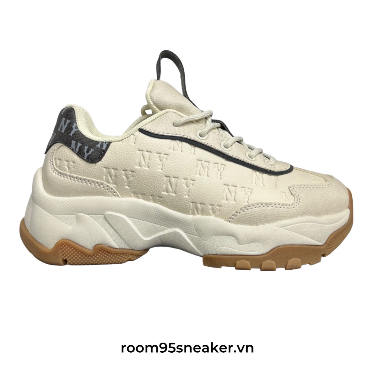 R16 MLB Chunky Low Beige Monogram NY Gum