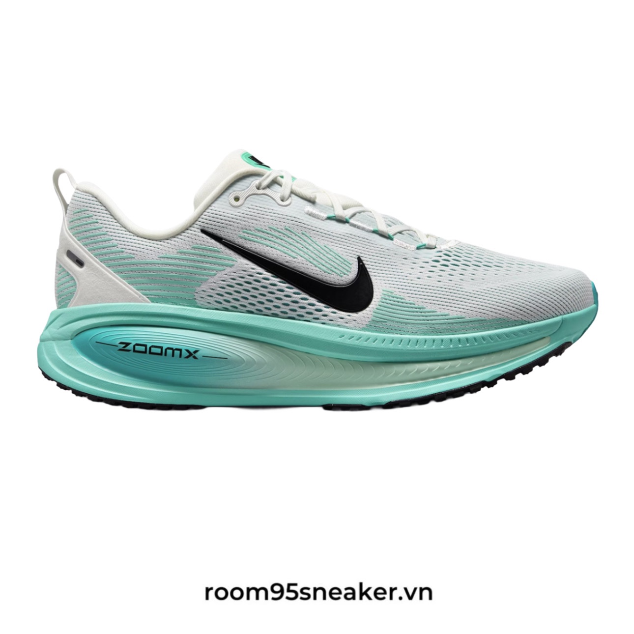 R08 Nike Vomero 18 