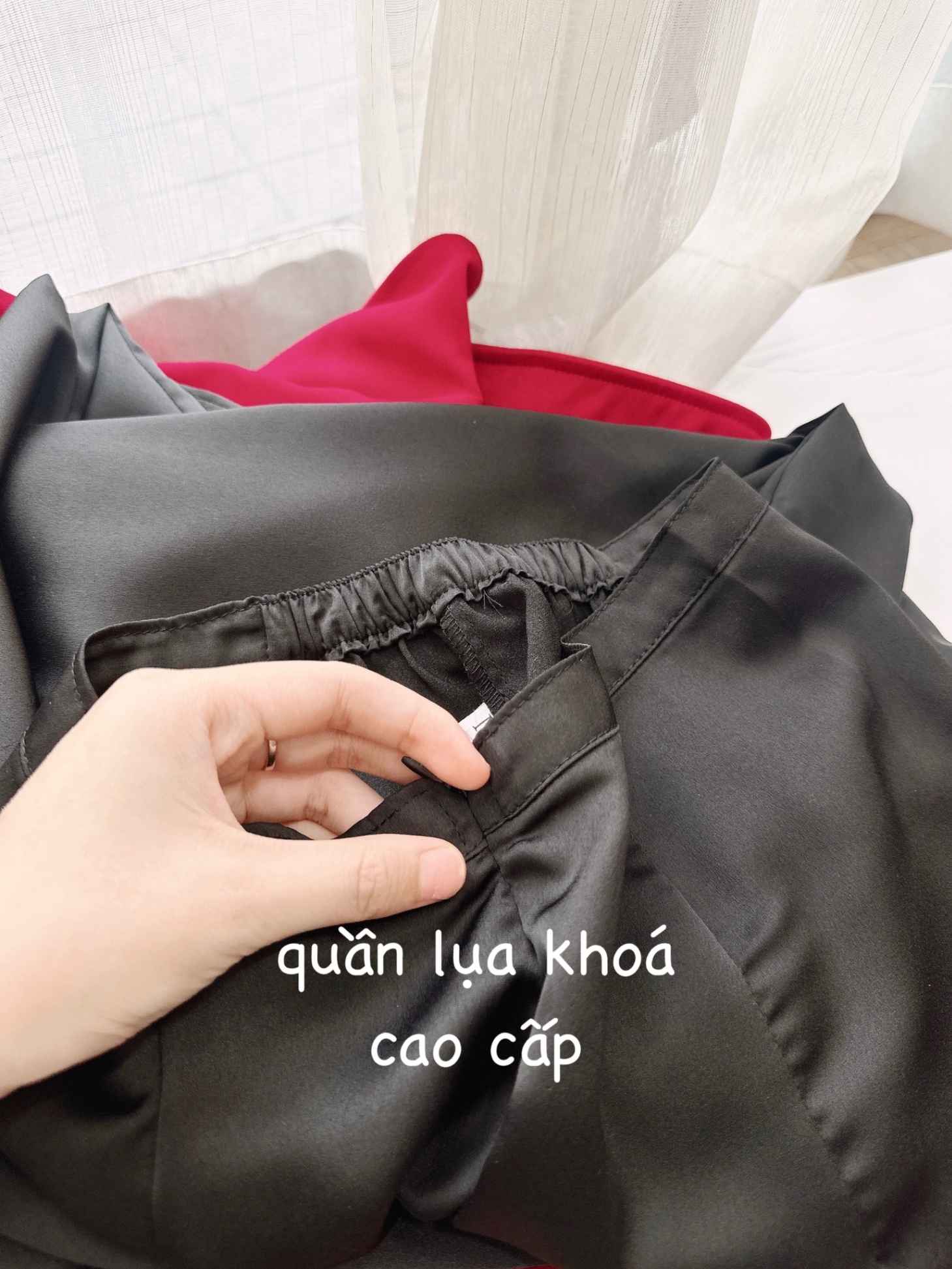 Y239 - SET ÁO DÀI CỔ TÀU ĐỎ XẺ TÀ QUẦN ĐEN