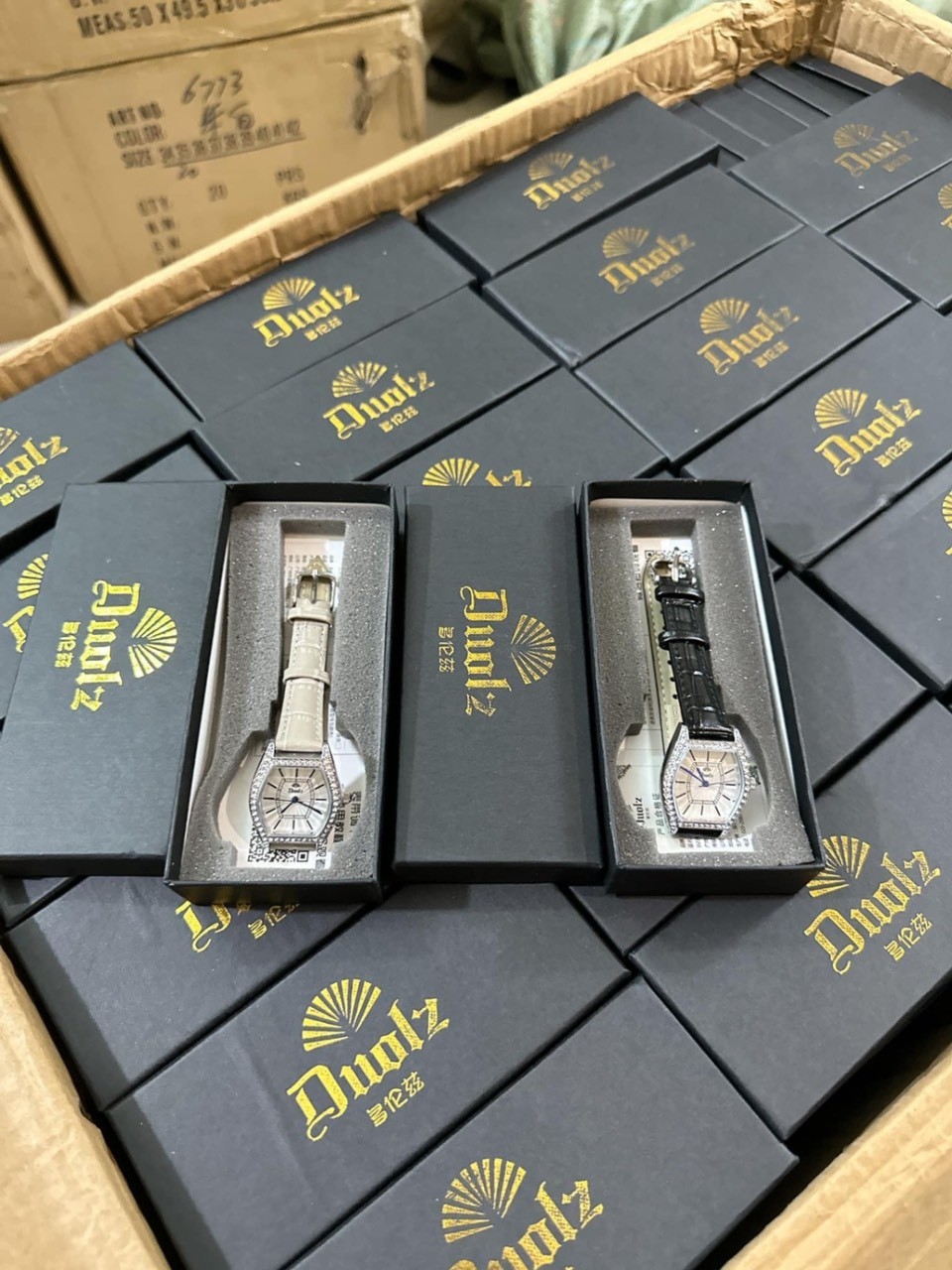 H909 - ĐỒNG HỒ DOULZ VIỀN ĐÁ QC