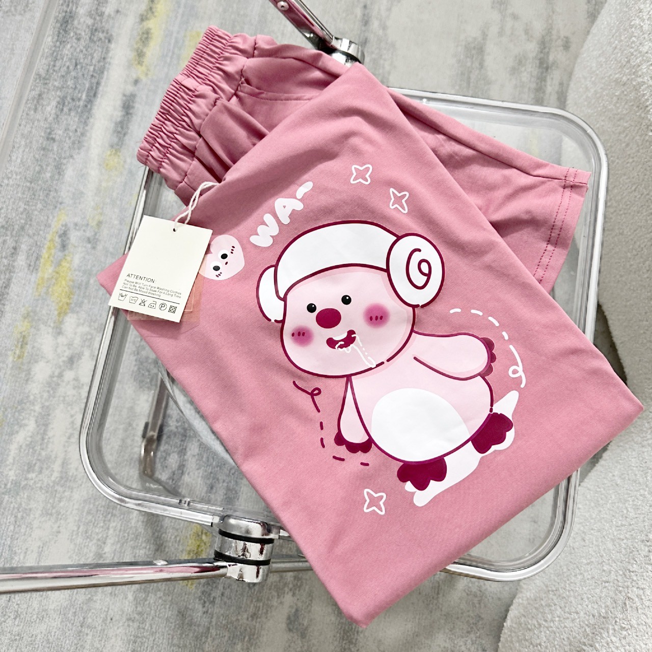 H1640- BỘ ĐÙI HÌNH GẤU ĐEO TAII NGHE